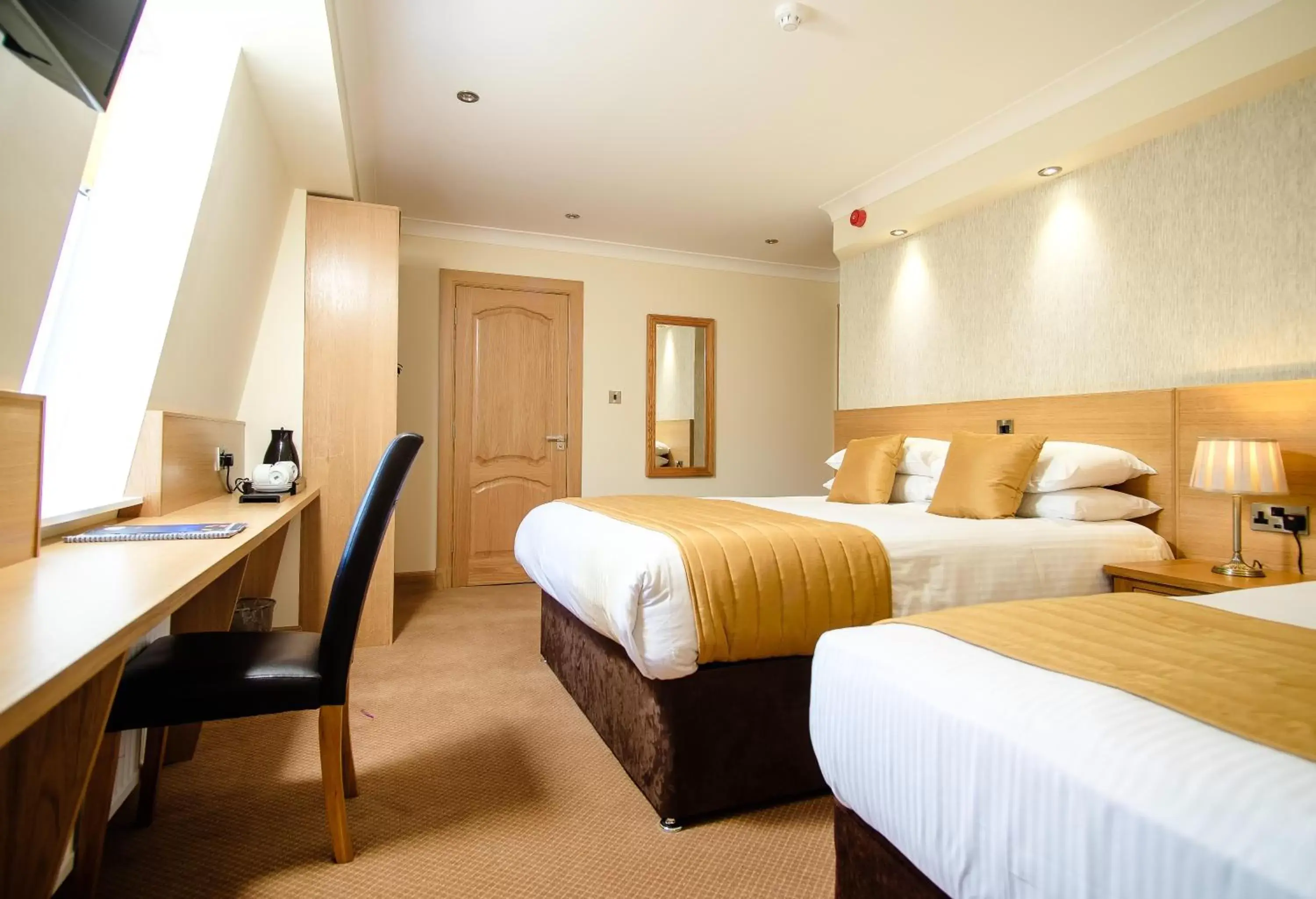 Family Room (2 Adults + 1 Child) - single occupancy in Victoria Hotel Family Room (2 Adults + 1 Child) - single occupancy in Victoria Hotel