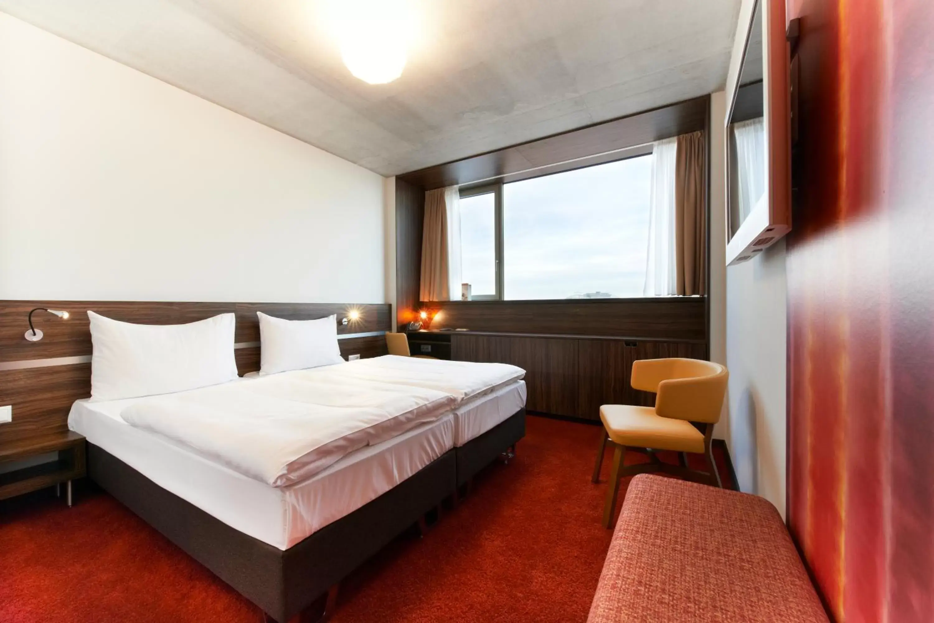 Simm's Hotel - cityhotel next to Metro U3 Simm's Hotel - cityhotel next to Metro U3