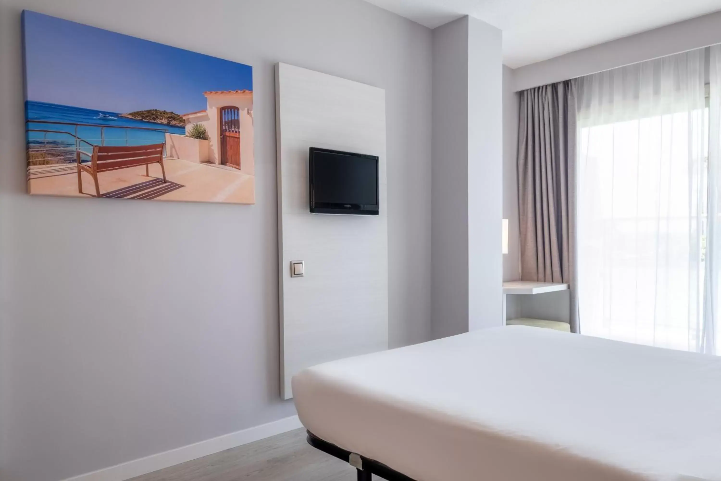 Single Room with Balcony - single occupancy in Helios Mallorca Hotel & Apartments Single Room with Balcony - single occupancy in Helios Mallorca Hotel & Apartments