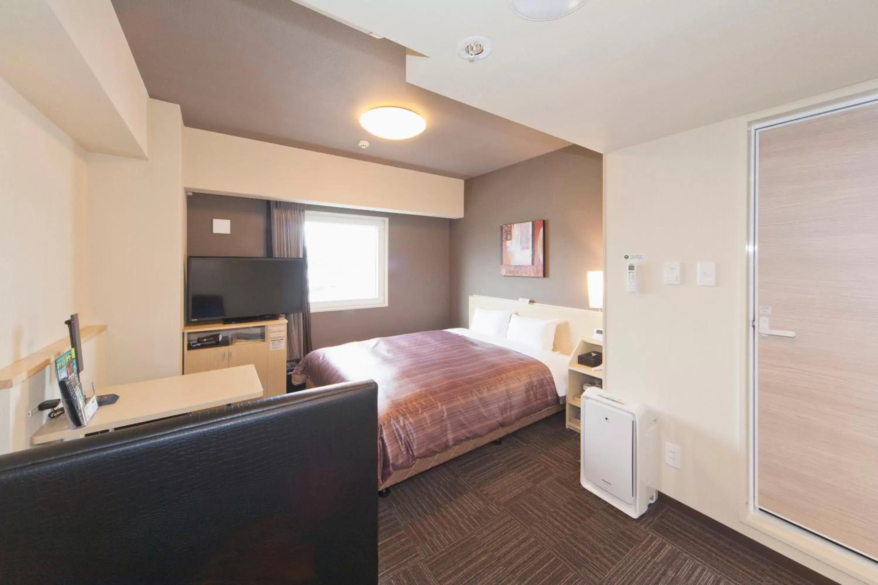 Standard Double Room with Small Double Bed - single occupancy - Smoking in Hotel Route-Inn Saiki Ekimae Standard Double Room with Small Double Bed - single occupancy - Smoking in Hotel Route-Inn Saiki Ekimae