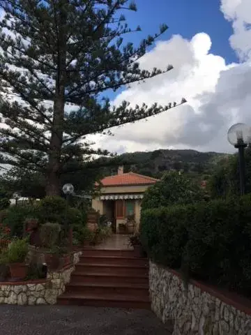 Stanza in Villa con giardino vista mare Stanza in Villa con giardino vista mare