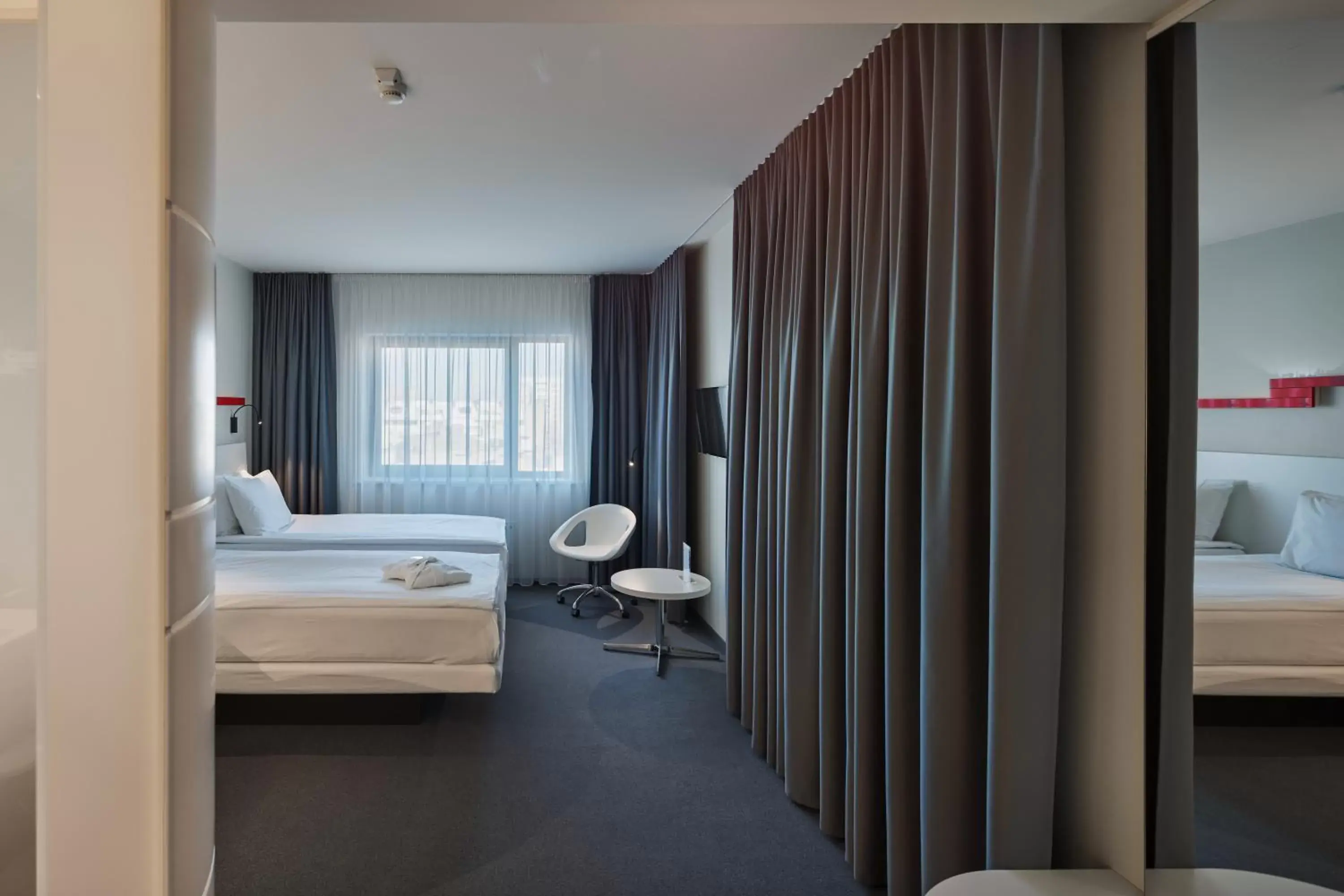 Premium Room with Two Single Beds in Holiday Inn Vilnius by IHG Premium Room with Two Single Beds in Holiday Inn Vilnius by IHG