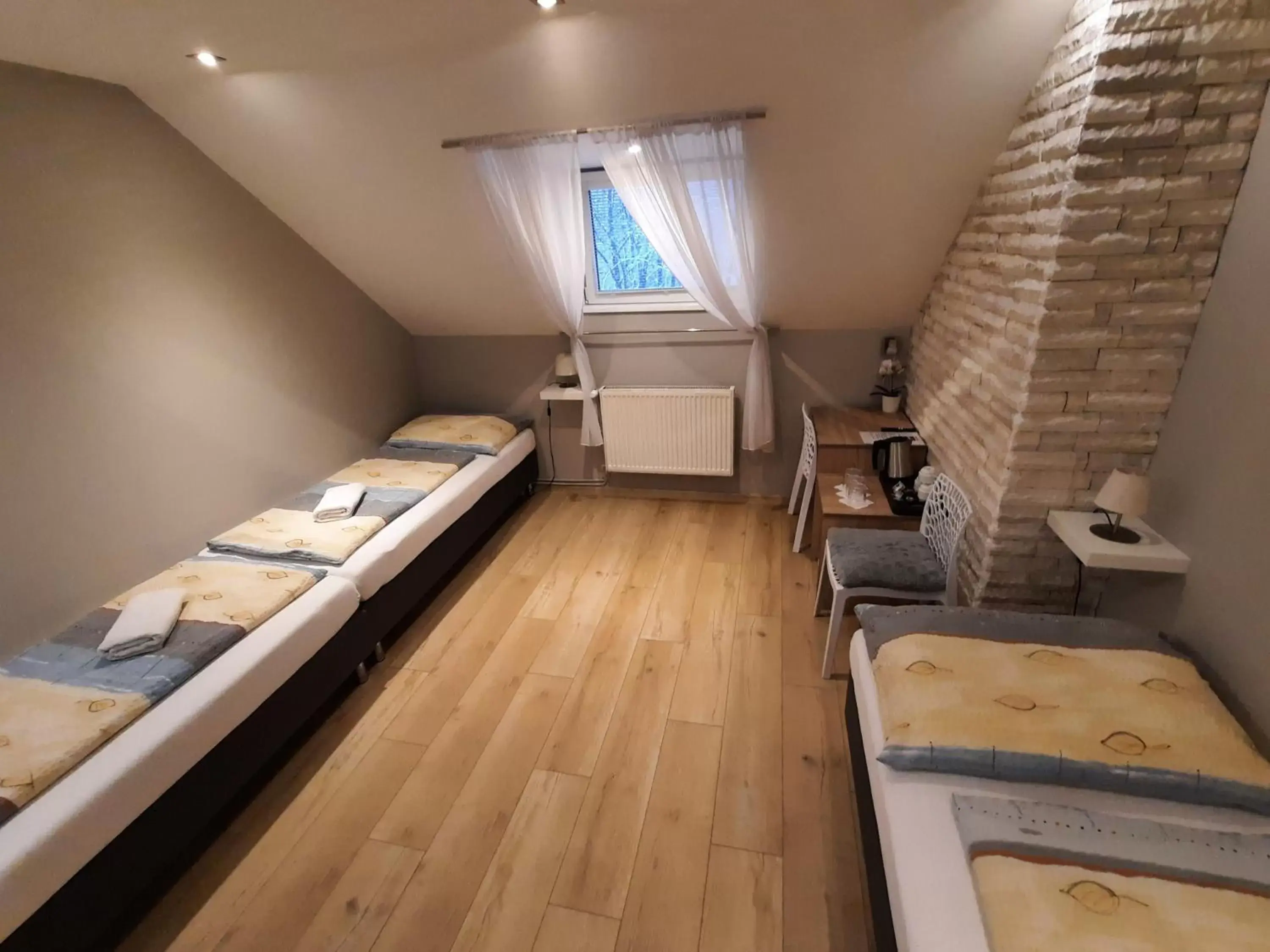 Triple Room with Bathroom in Hotel Boršičanka Triple Room with Bathroom in Hotel Boršičanka