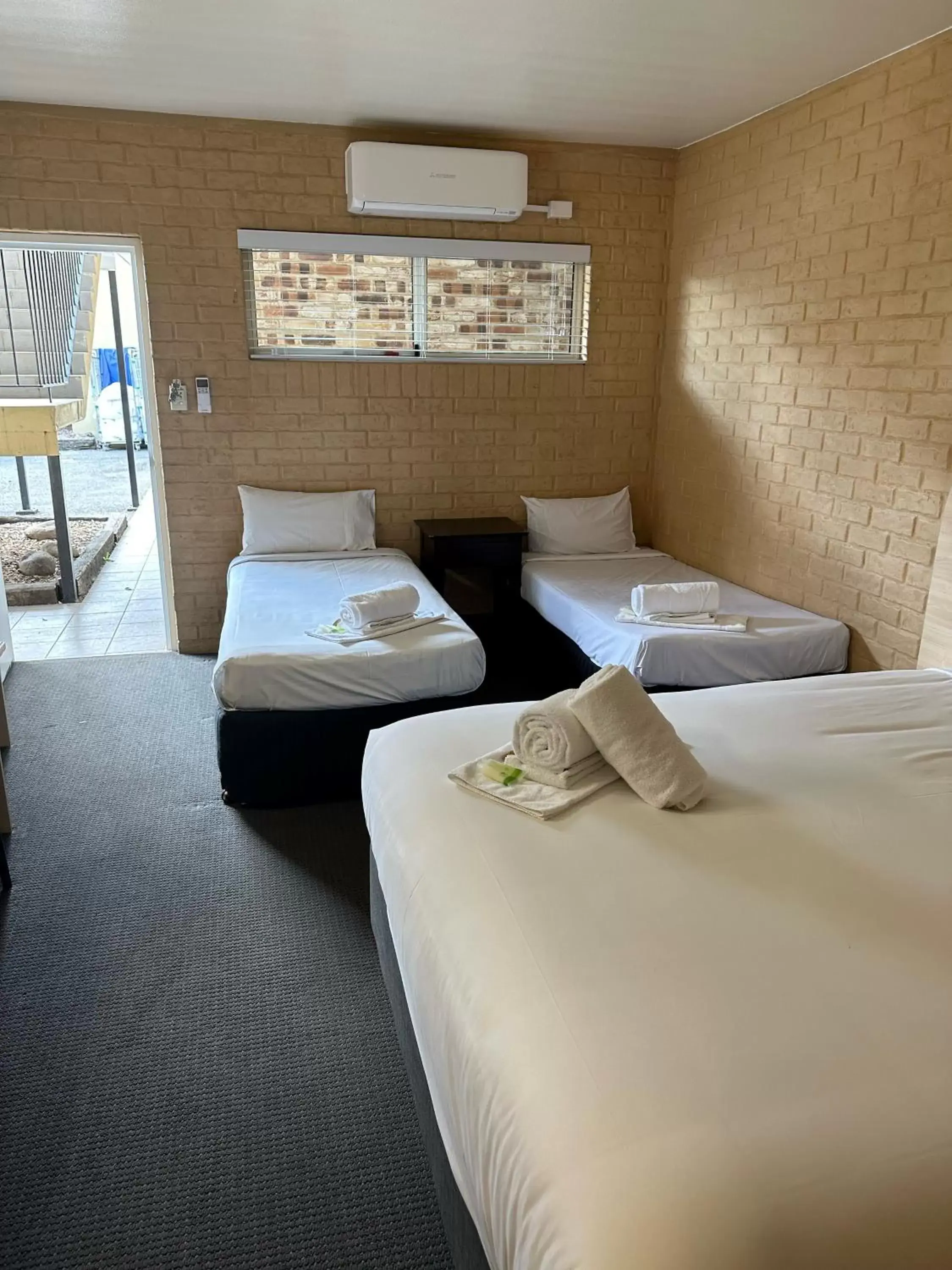 Family Room in The Shamrock Hotel Family Room in The Shamrock Hotel