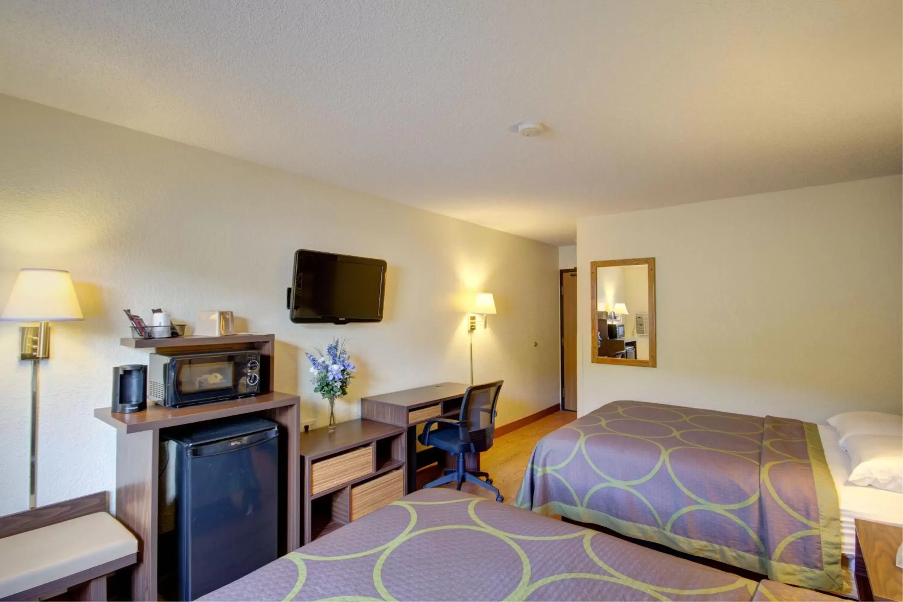 Queen Room with Two Queen Beds - Non-Smoking in Super 8 by Wyndham Zanesville Queen Room with Two Queen Beds - Non-Smoking in Super 8 by Wyndham Zanesville