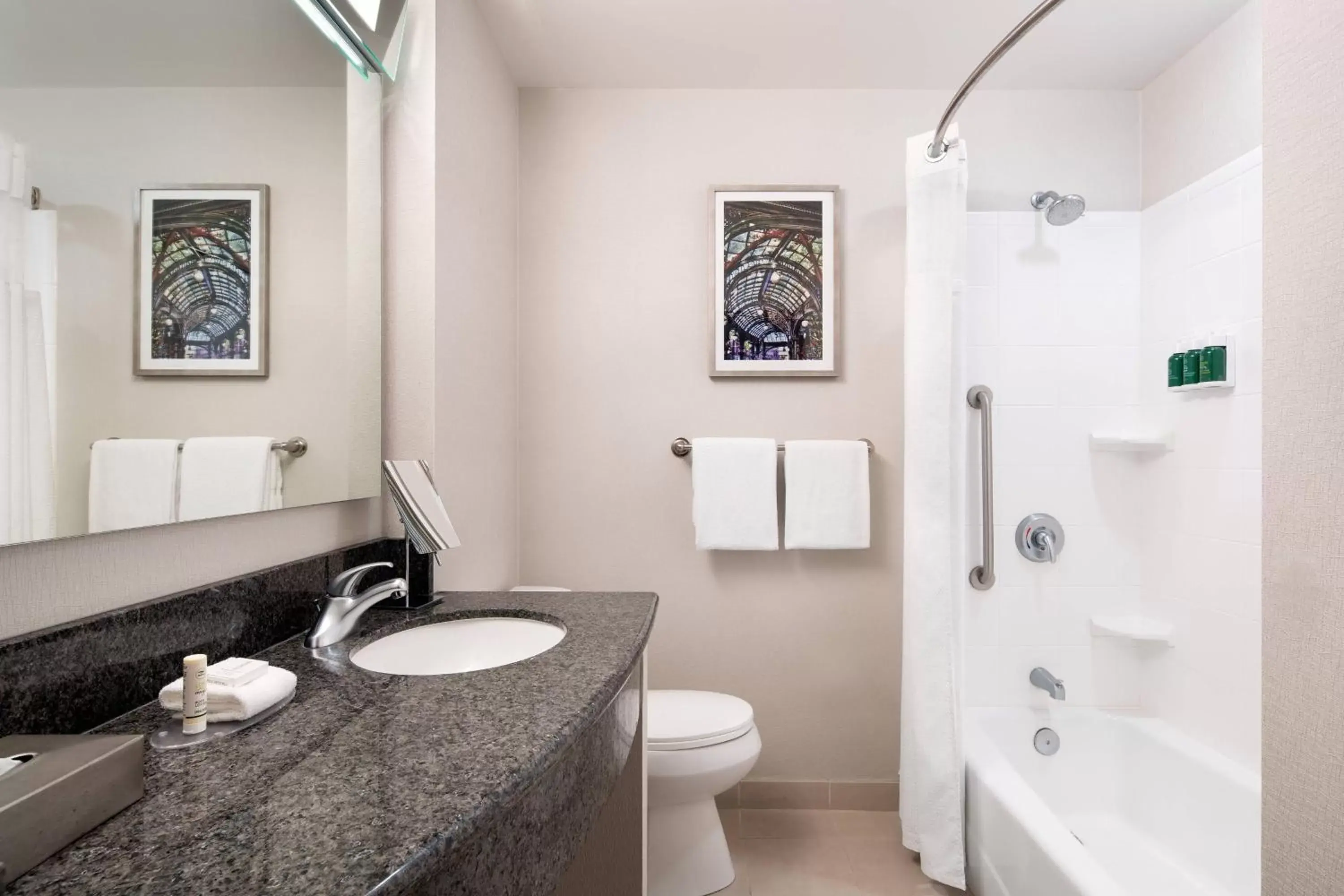 Queen Room with Two Queen Beds and Bay View in Courtyard Seattle Downtown / Pioneer Square Queen Room with Two Queen Beds and Bay View in Courtyard Seattle Downtown / Pioneer Square