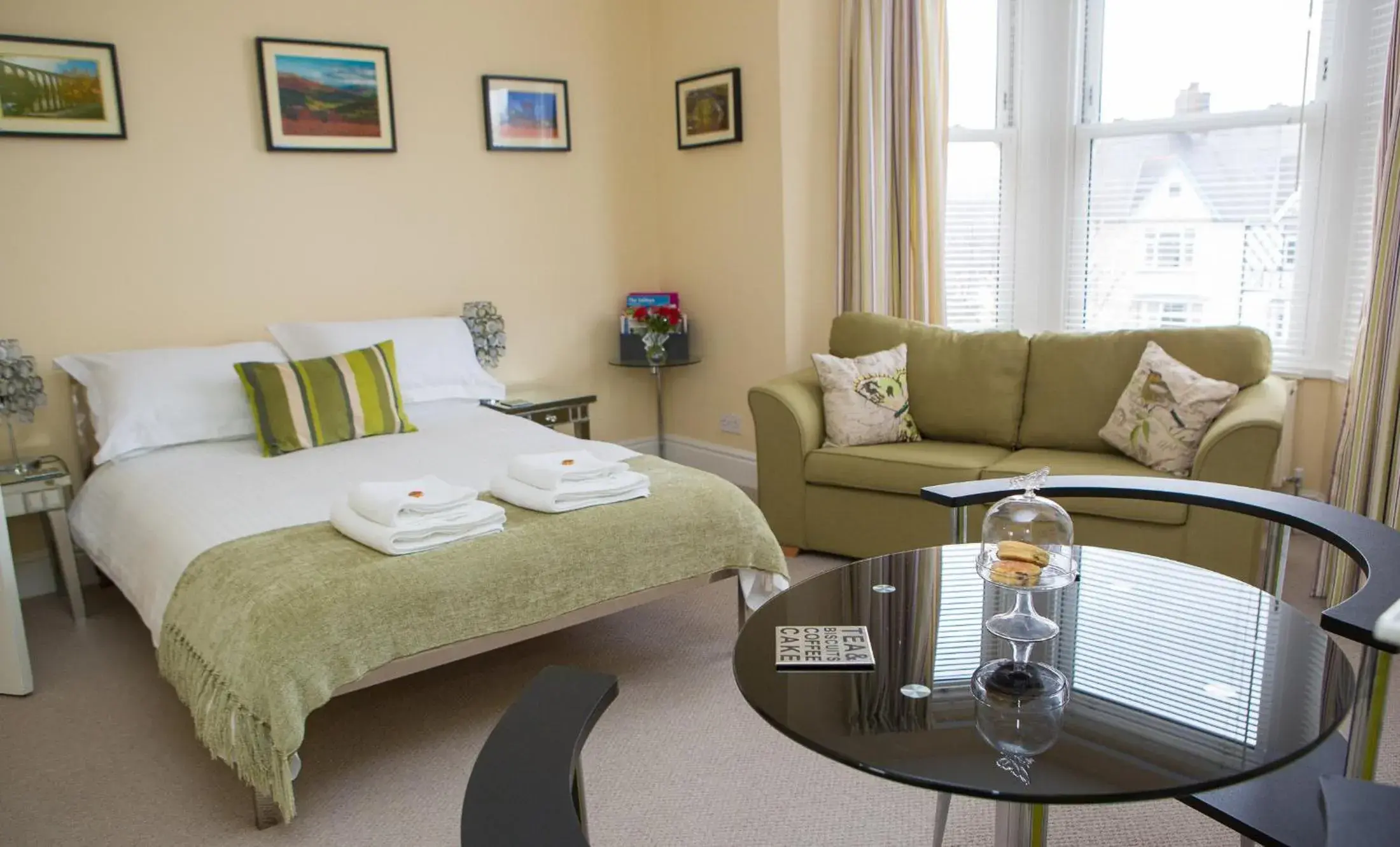 Double Studio with Split Level and Sofa Bed in Studios At Glenthorne Double Studio with Split Level and Sofa Bed in Studios At Glenthorne