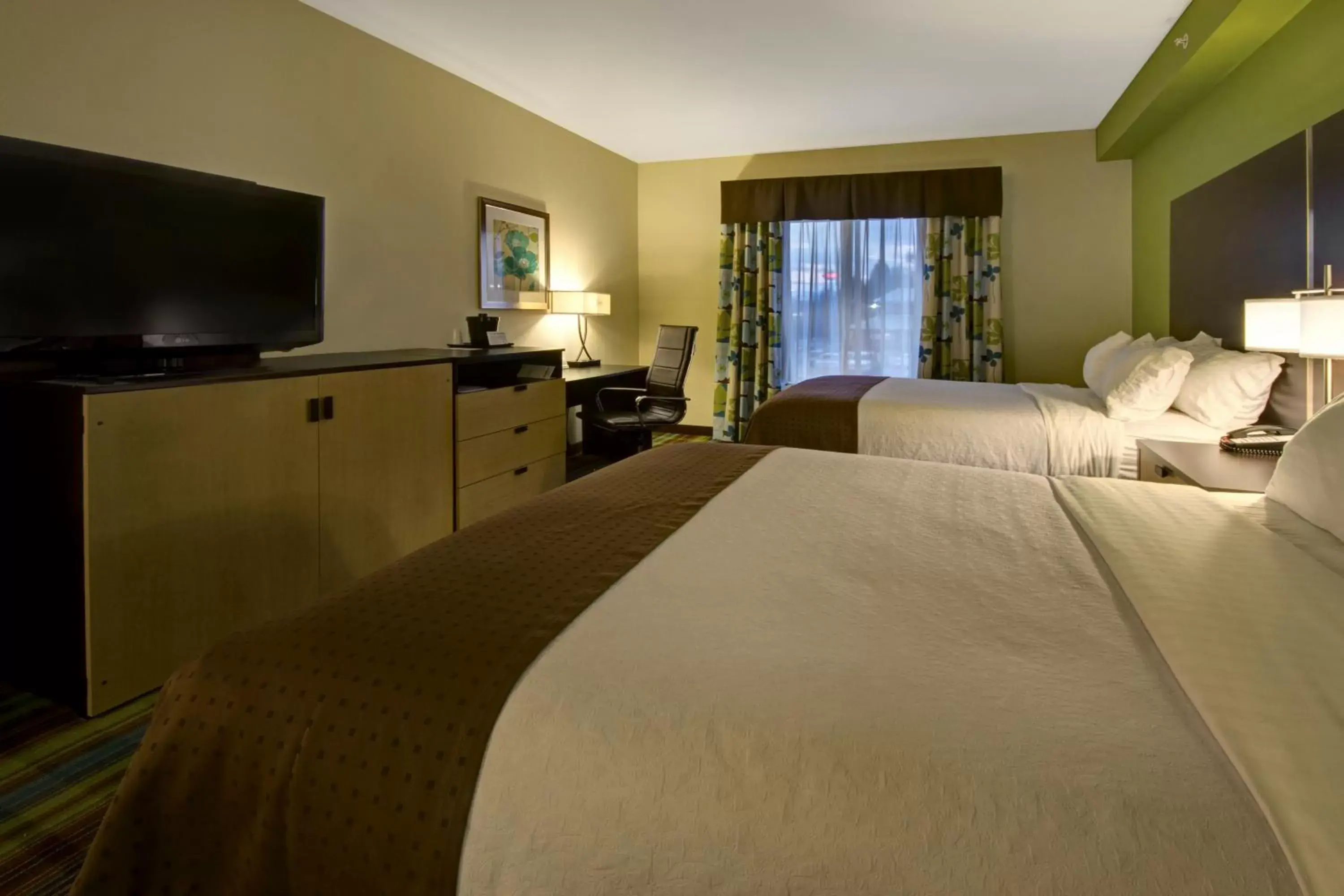 Double Room with Two Double Beds - Hearing Accessible in Holiday Inn Christiansburg Blacksburg, an IHG Hotel Double Room with Two Double Beds - Hearing Accessible in Holiday Inn Christiansburg Blacksburg, an IHG Hotel