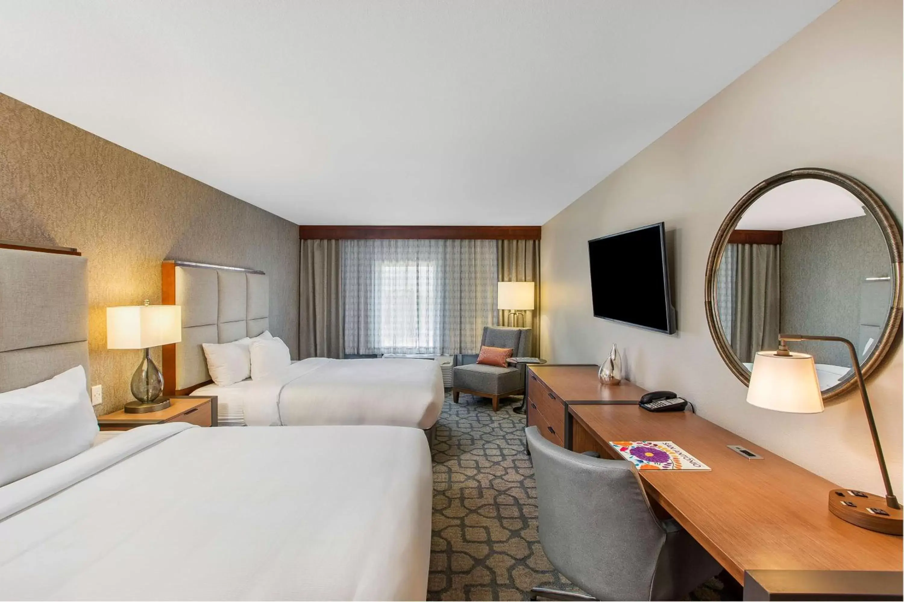 Queen Room with Two Queen Beds in DoubleTree by Hilton San Antonio Northwest - La Cantera Queen Room with Two Queen Beds in DoubleTree by Hilton San Antonio Northwest - La Cantera