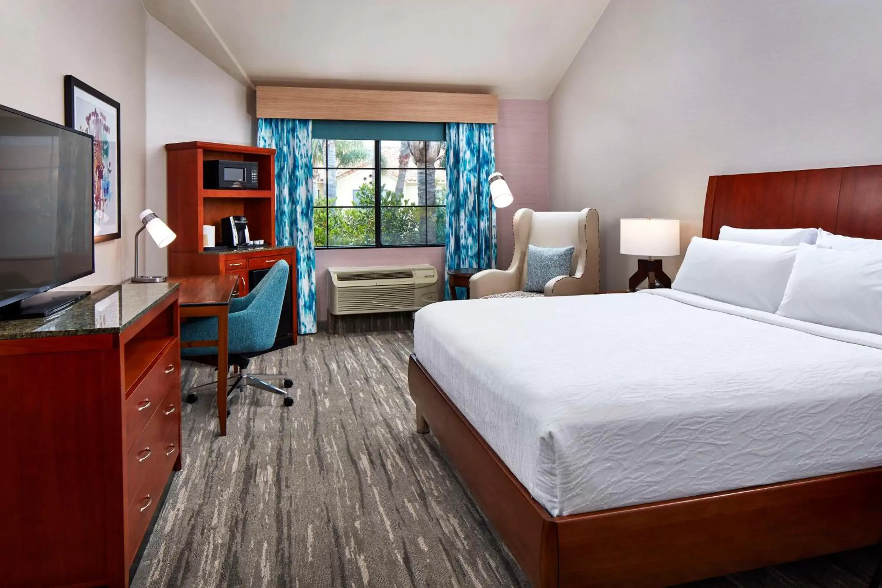 King Room in Hilton Garden Inn Valencia Six Flags King Room in Hilton Garden Inn Valencia Six Flags