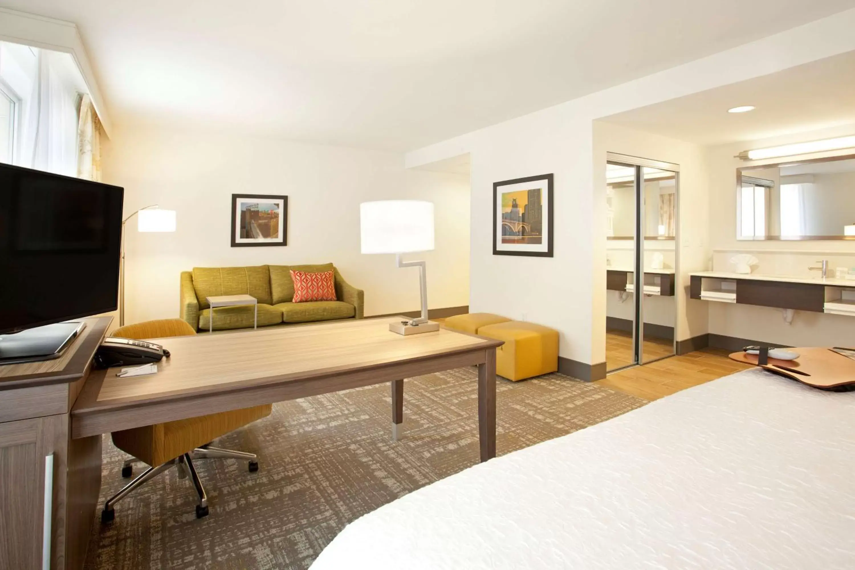 King Studio Suite with Sofa Bed - Hearing Access/Non-Smoking in Hampton Inn & Suites - Minneapolis/Downtown King Studio Suite with Sofa Bed - Hearing Access/Non-Smoking in Hampton Inn & Suites - Minneapolis/Downtown