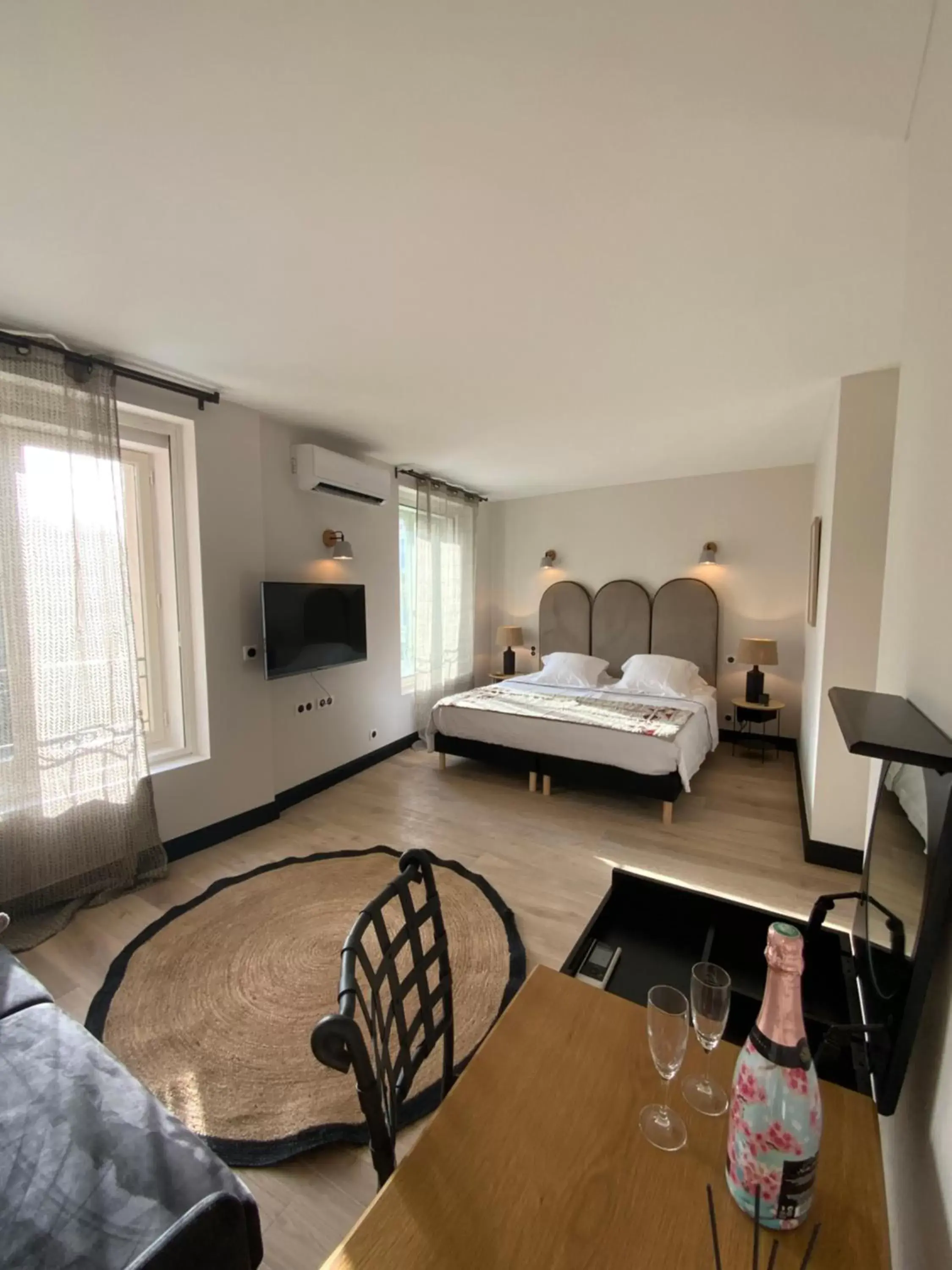 Superior Double Room in Hôtel l'Arena Superior Double Room in Hôtel l'Arena