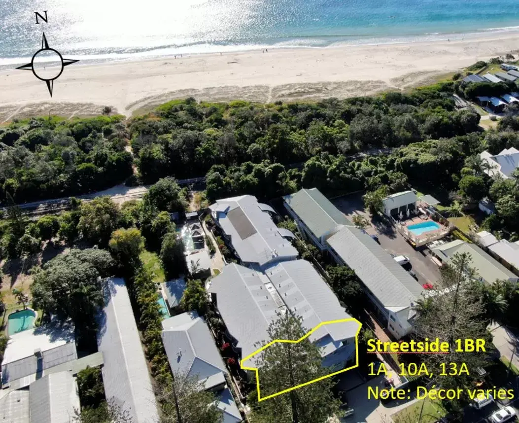 One-Bedroom Apartment Street Side in The Byron Beachcomber One-Bedroom Apartment Street Side in The Byron Beachcomber