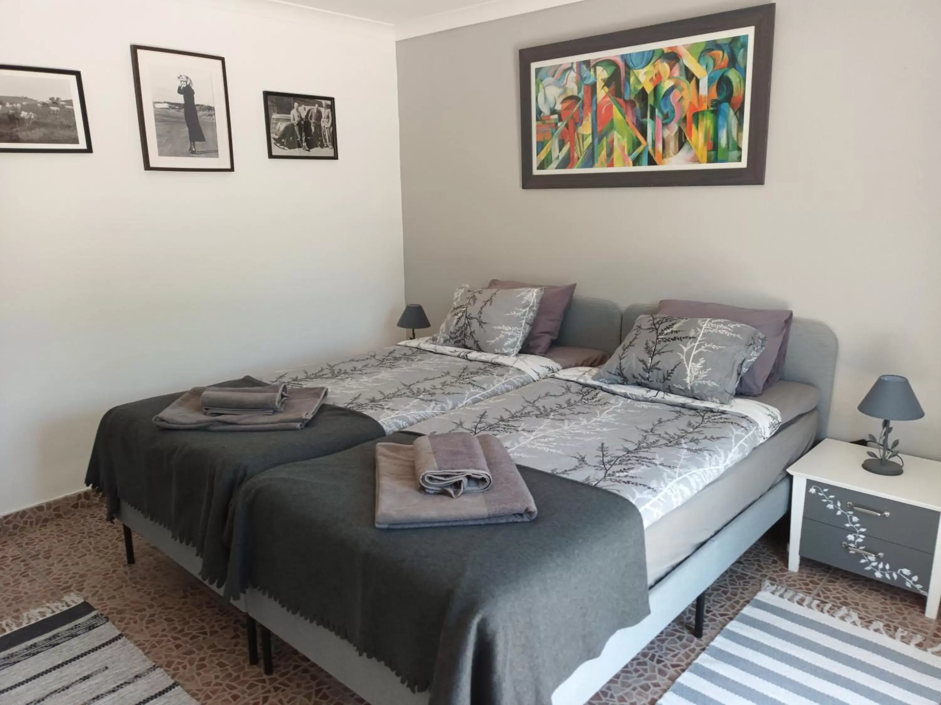 Double Room with Shared Bathroom in B&B Quinta da Romãzeira Double Room with Shared Bathroom in B&B Quinta da Romãzeira