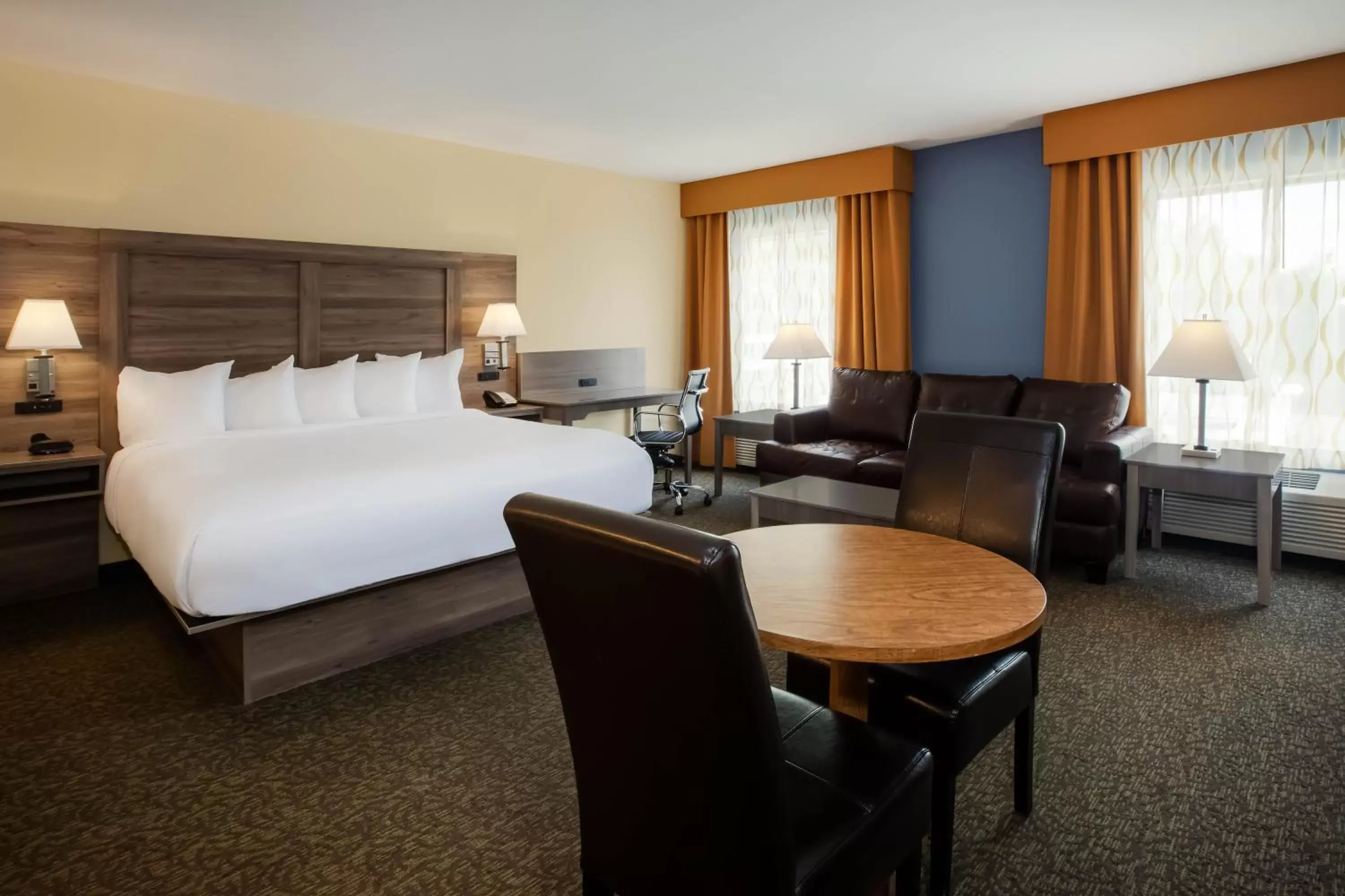 King Studio Suite - Non-Smoking in Days Inn by Wyndham Cadillac King Studio Suite - Non-Smoking in Days Inn by Wyndham Cadillac