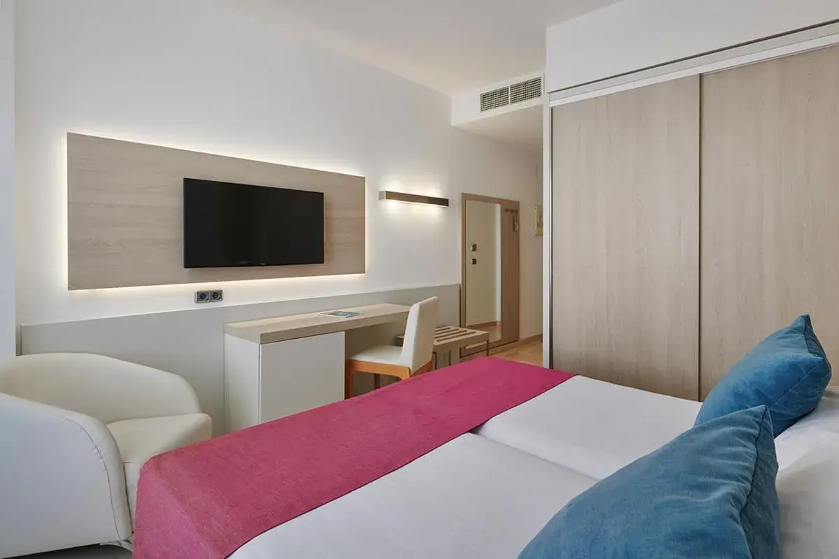 Double or Twin Room (2 Adults) in Grupotel Acapulco Playa - Adults Only Double or Twin Room (2 Adults) in Grupotel Acapulco Playa - Adults Only