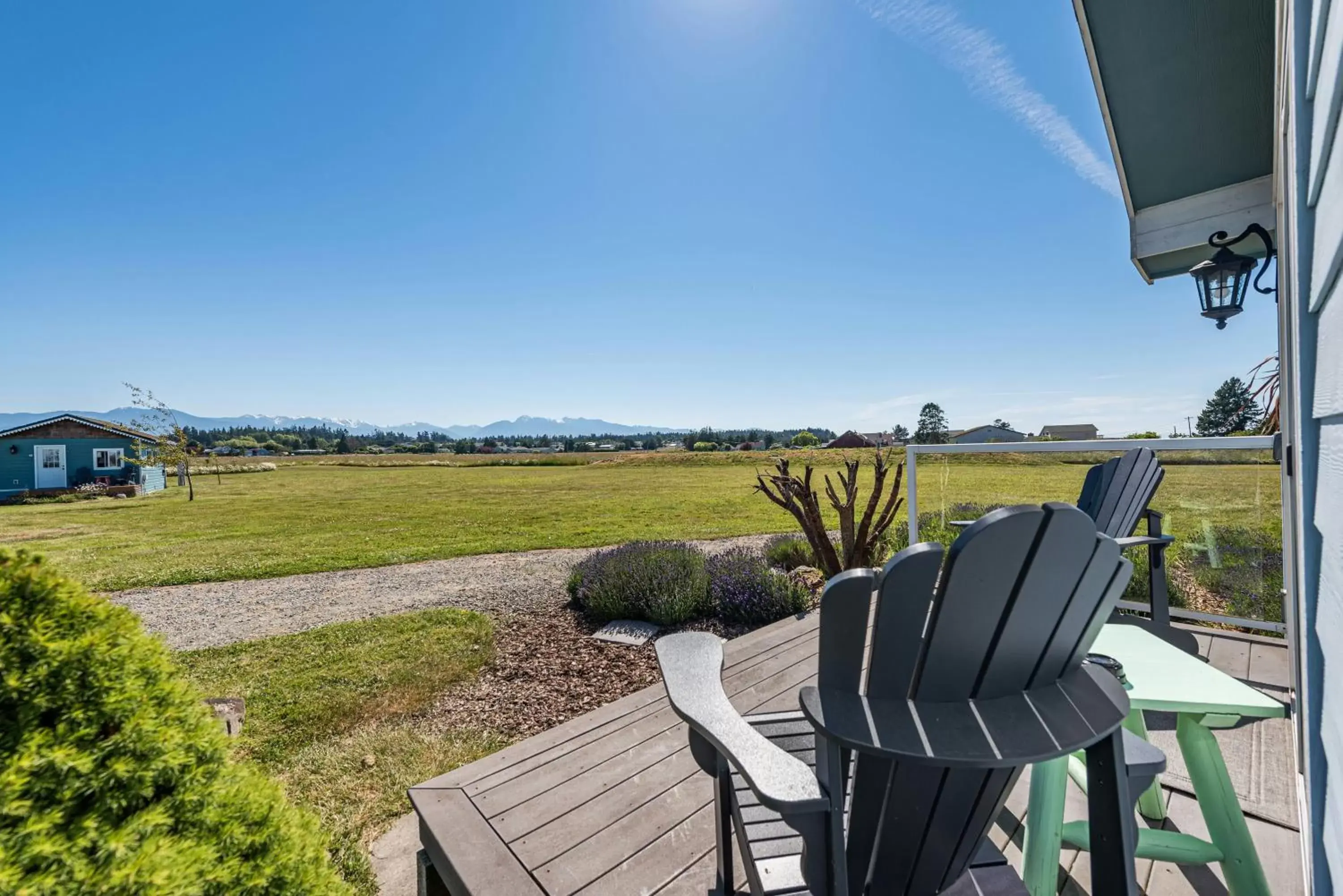 Studio with Mountain View in Juan de Fuca Waterfront Hotel & Cottages Studio with Mountain View in Juan de Fuca Waterfront Hotel & Cottages