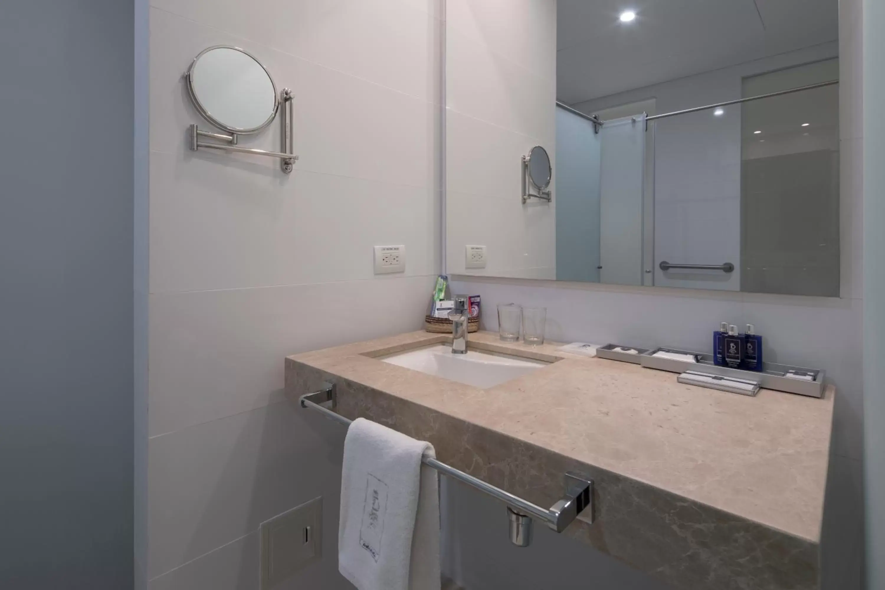 Standard Twin Room in Hotel Dann Carlton Barranquilla y Centro de Convenciones Standard Twin Room in Hotel Dann Carlton Barranquilla y Centro de Convenciones