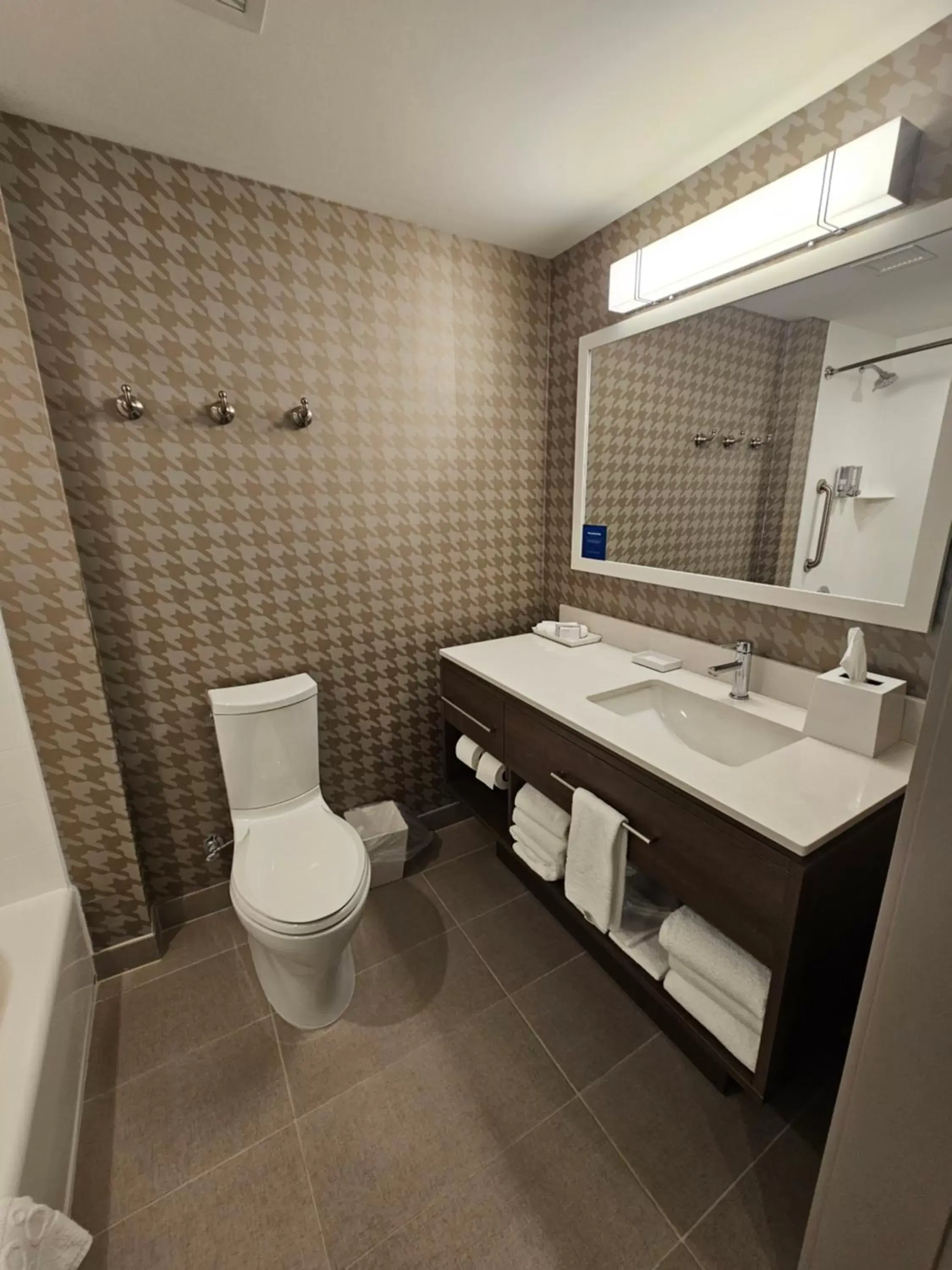 Studio Suite with Two Queen Bes and Bath Tub - Mobility Accessible in Home2 Suites By Hilton Allentown Bethlehem Airport Studio Suite with Two Queen Bes and Bath Tub - Mobility Accessible in Home2 Suites By Hilton Allentown Bethlehem Airport