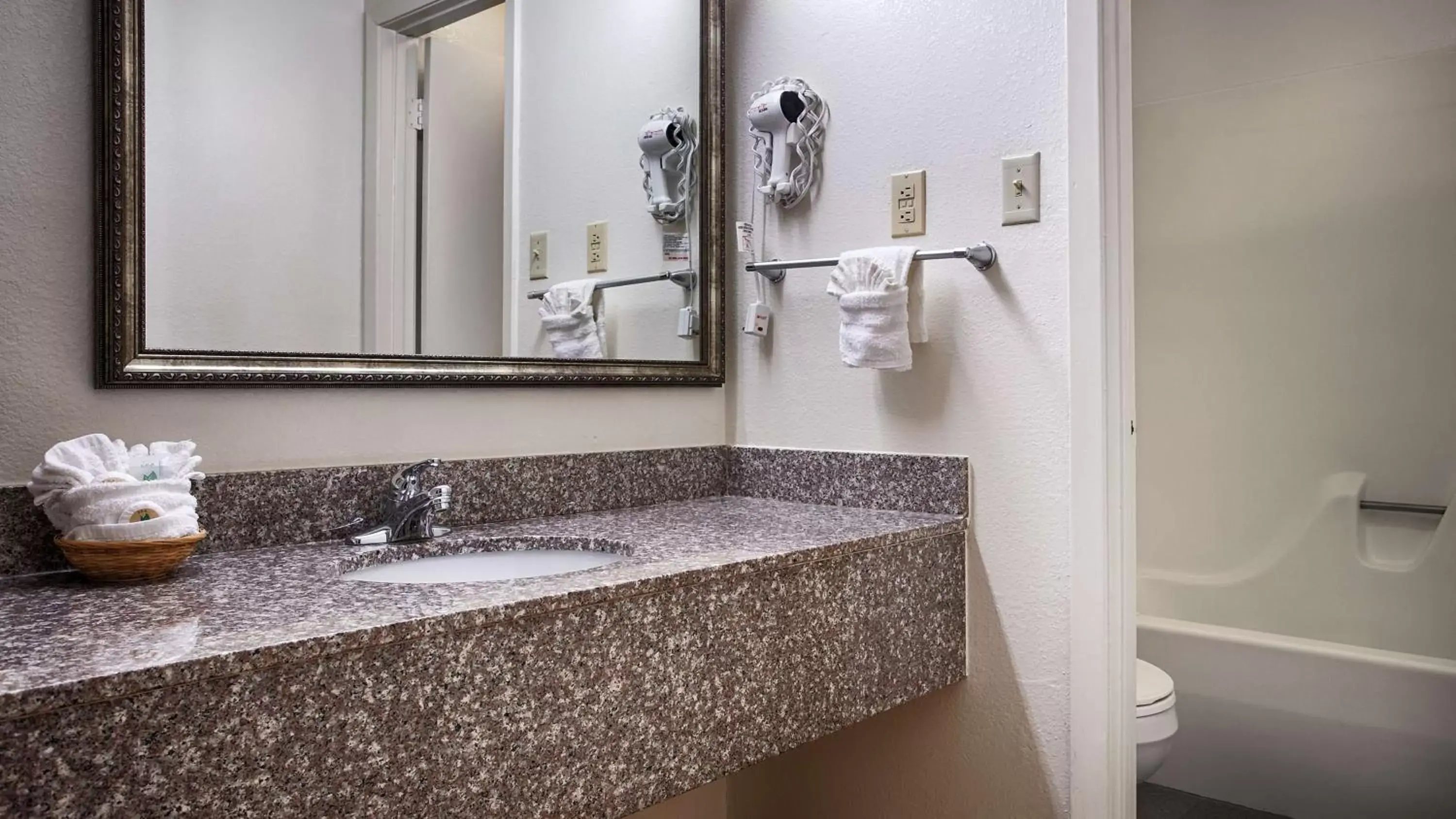 Double Room with Two Double Beds - Non-Smoking in Best Western Palestine Inn Double Room with Two Double Beds - Non-Smoking in Best Western Palestine Inn