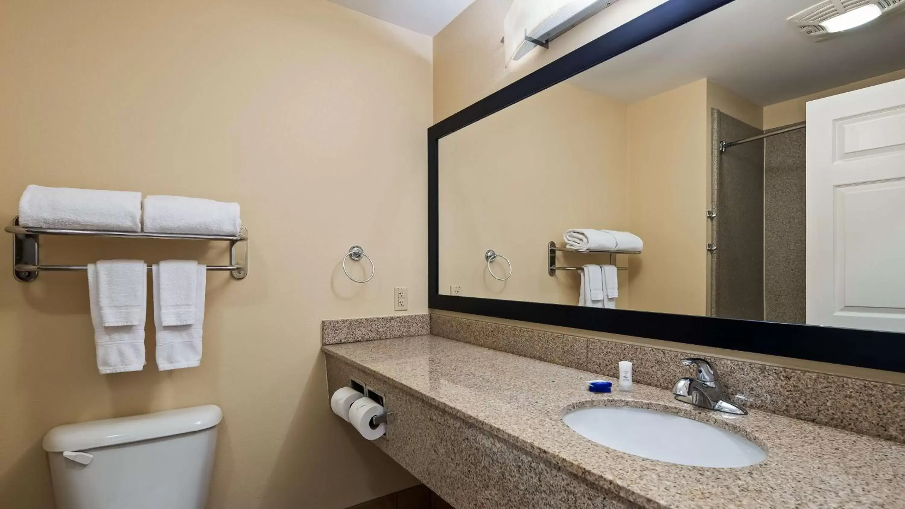 King Room with Sofa Bed - Non-Smoking in Best Western Williamsport Inn King Room with Sofa Bed - Non-Smoking in Best Western Williamsport Inn