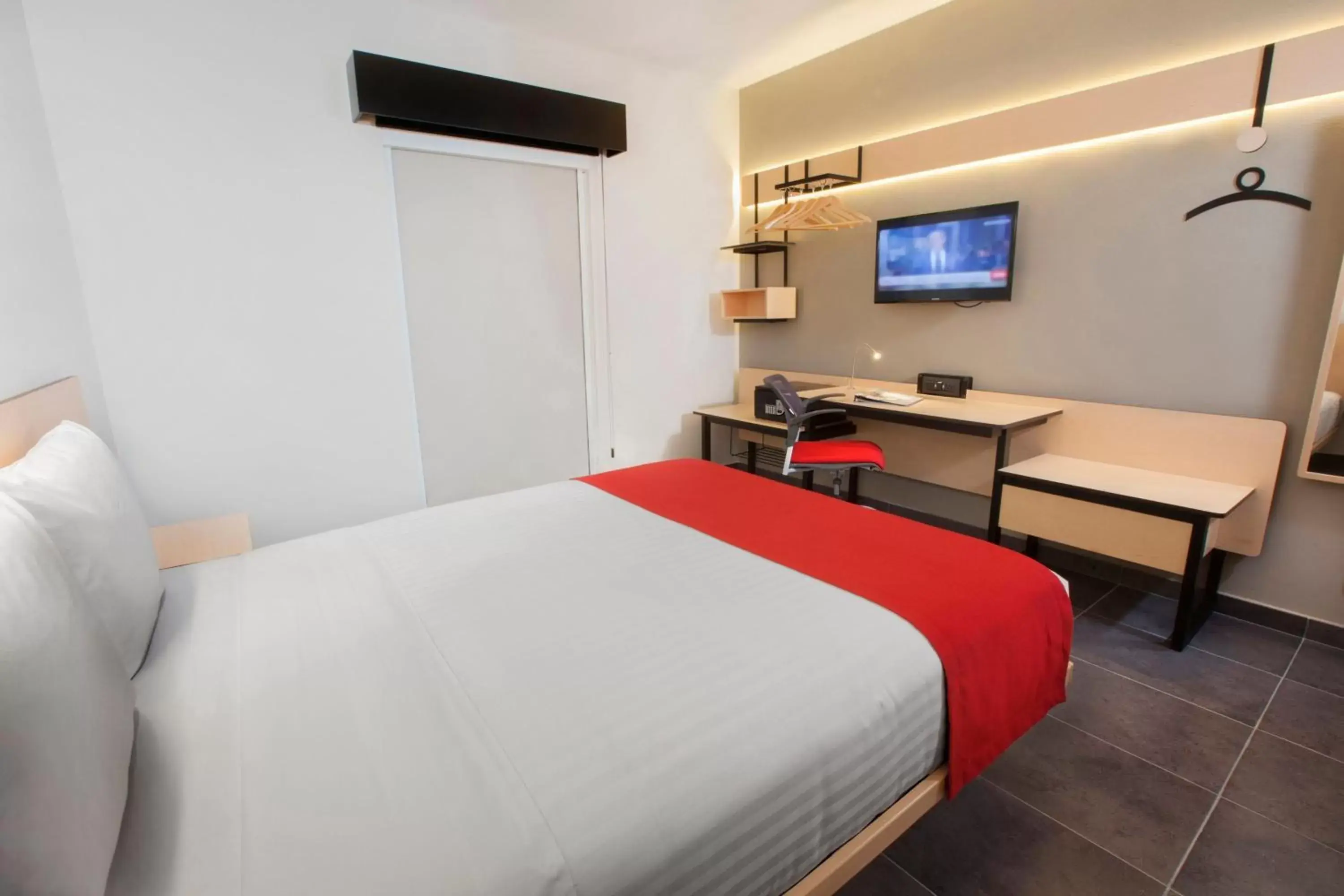 Queen Room in City Express Plus by Marriott Cabo San Lucas Queen Room in City Express Plus by Marriott Cabo San Lucas