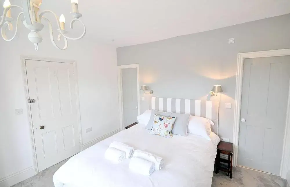 King Room with En Suite Shower in Poplars Farm King Room with En Suite Shower in Poplars Farm