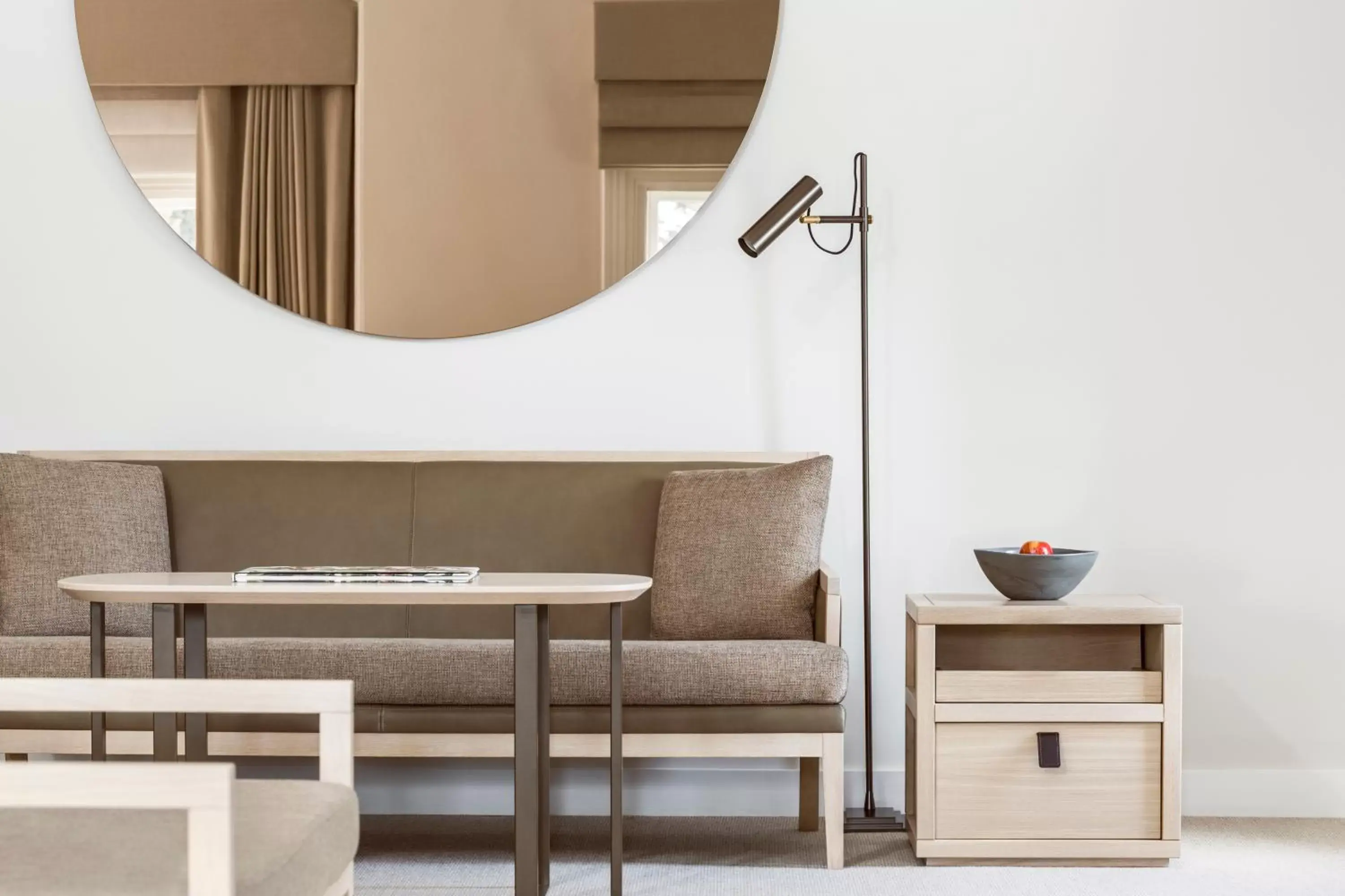 King Room with City View in COMO The Treasury King Room with City View in COMO The Treasury