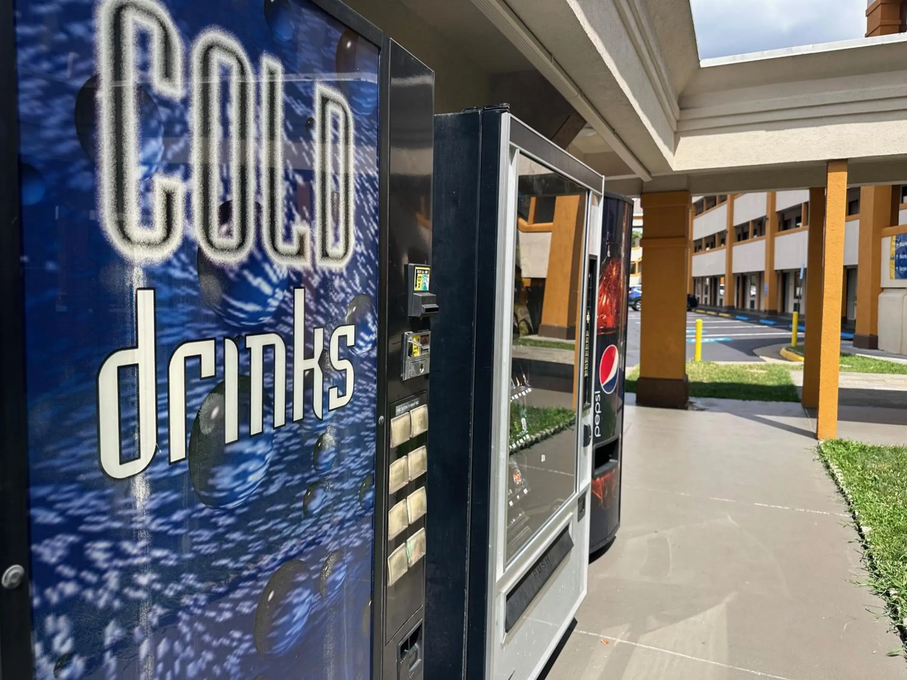 Double Room - Disability Access/Non-Smoking in Super 8 by Wyndham WestEnd Alexandria,VA Washington DC Area Double Room - Disability Access/Non-Smoking in Super 8 by Wyndham WestEnd Alexandria,VA Washington DC Area