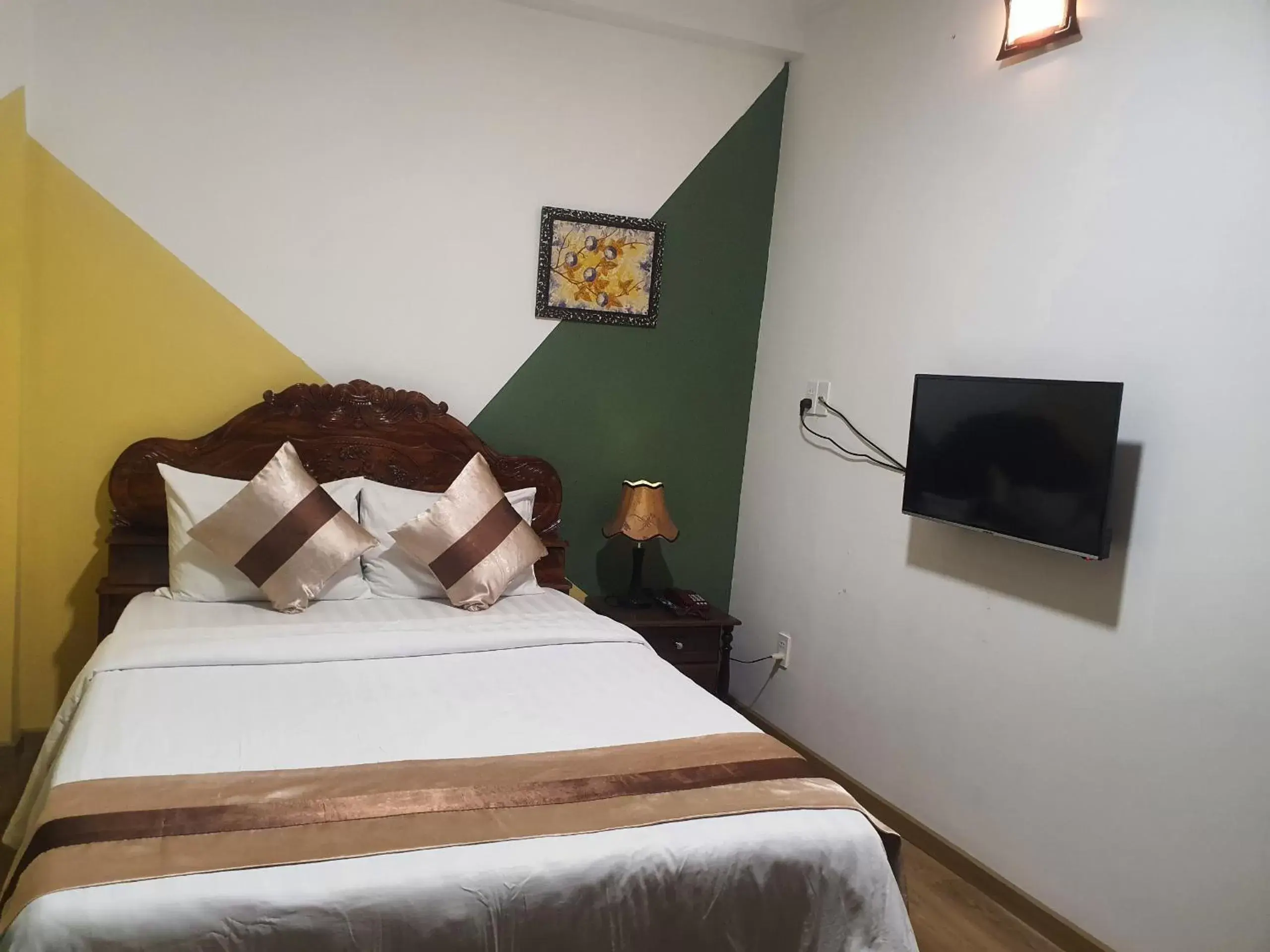 Superior Double Room in Tony SaiGon Hotel Superior Double Room in Tony SaiGon Hotel