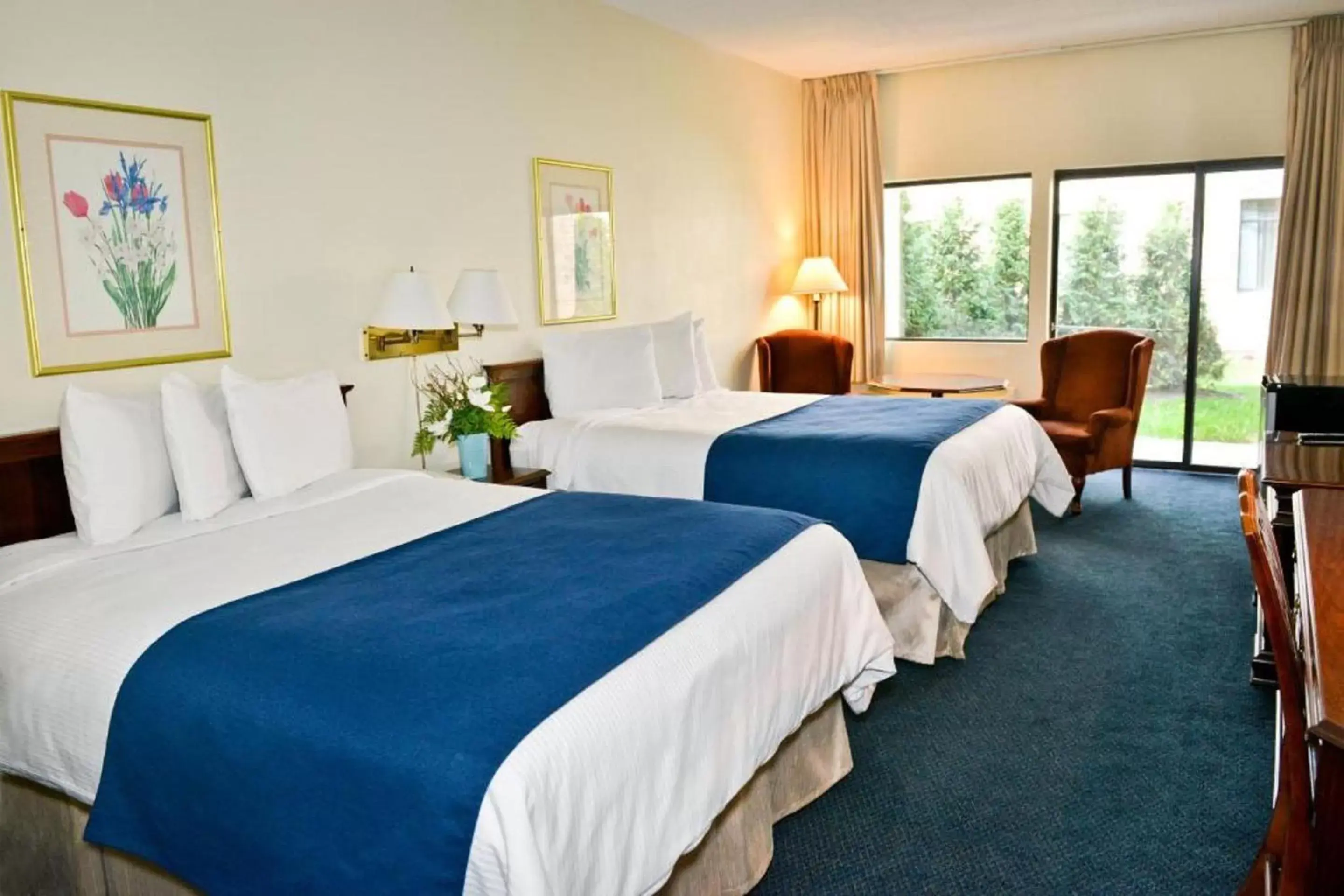 Two Queen Room with Balcony or Patio in Penn Wells Lodge Two Queen Room with Balcony or Patio in Penn Wells Lodge