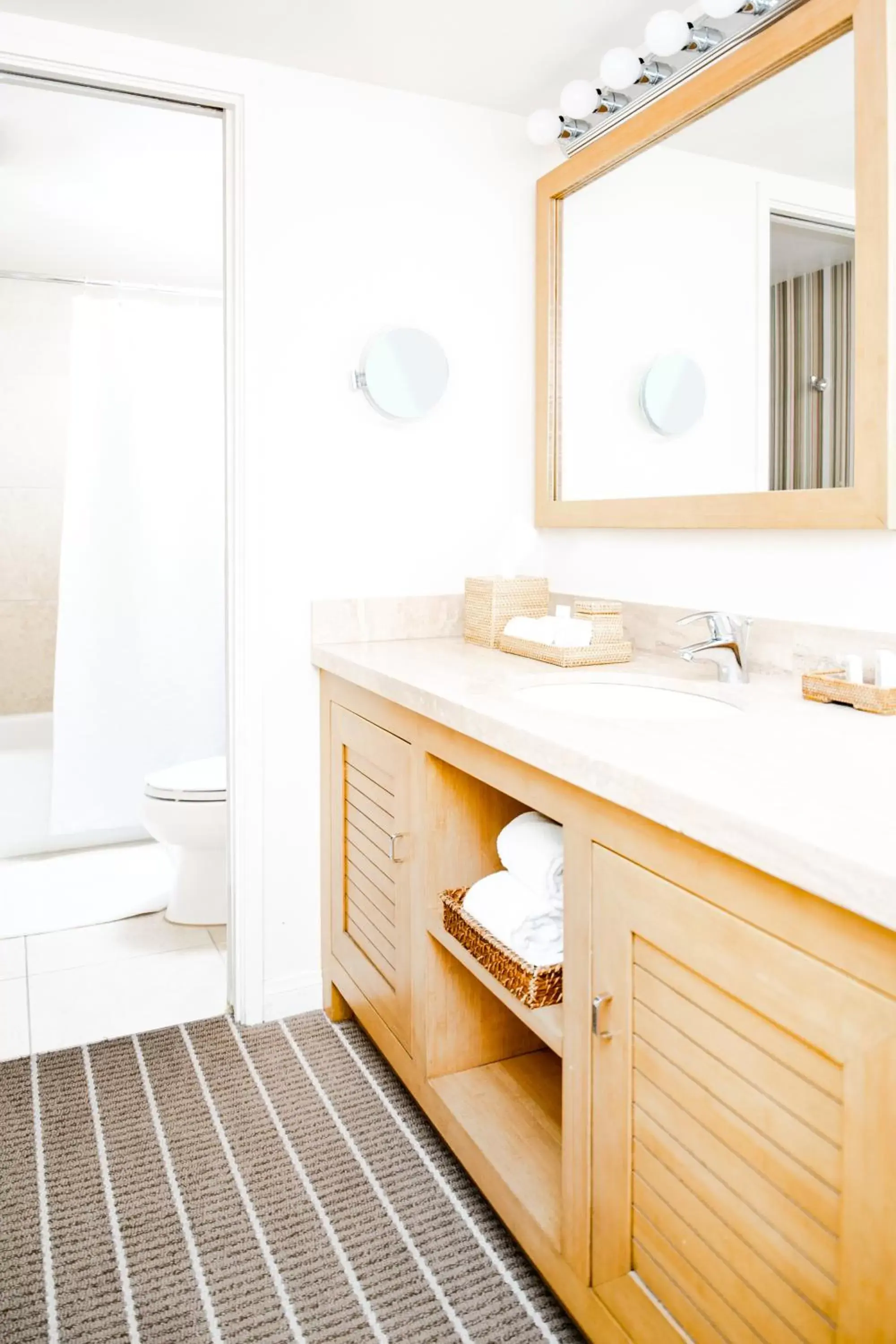 King Room with Ocean View in Inn at Laguna Beach King Room with Ocean View in Inn at Laguna Beach