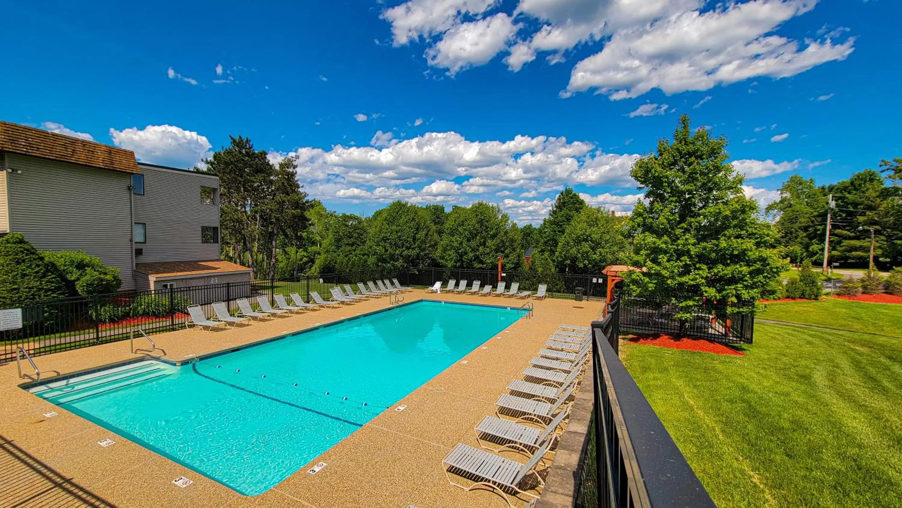 Three-Bedroom Apartment in Village of Winnipesaukee Three-Bedroom Apartment in Village of Winnipesaukee