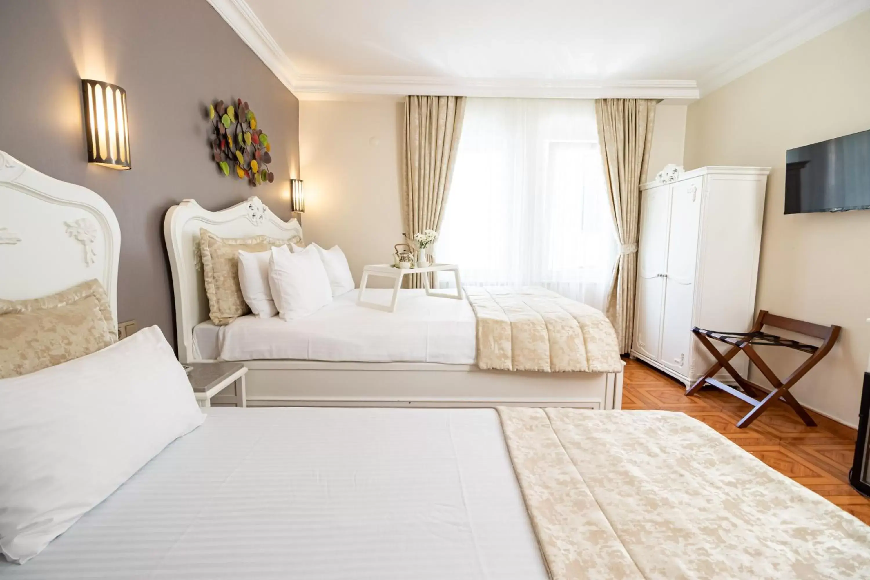 Connecting Family Room in Alzer Hotel Special Class Connecting Family Room in Alzer Hotel Special Class