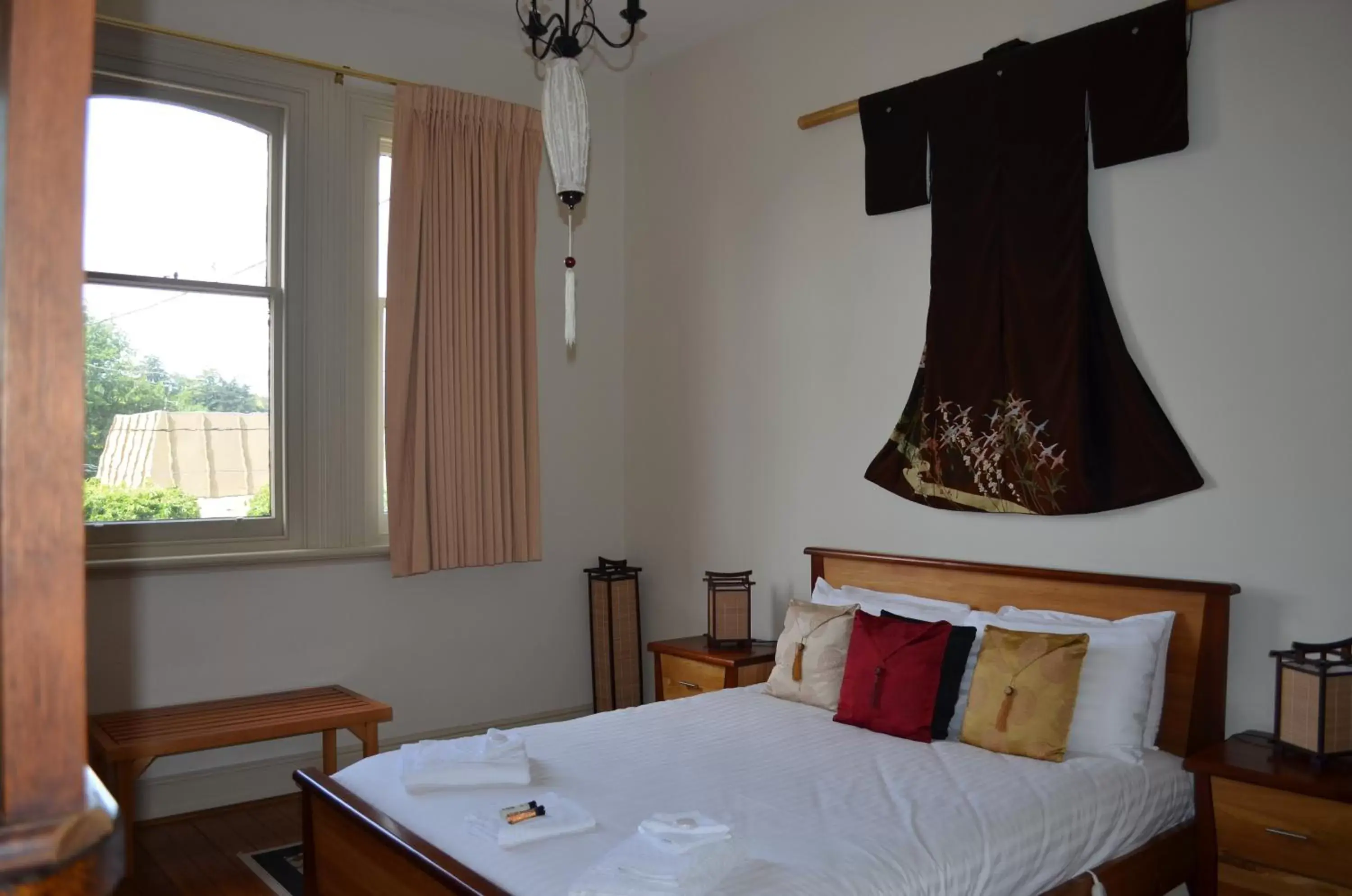 Queen Room in The Empire Hotel Deloraine Queen Room in The Empire Hotel Deloraine