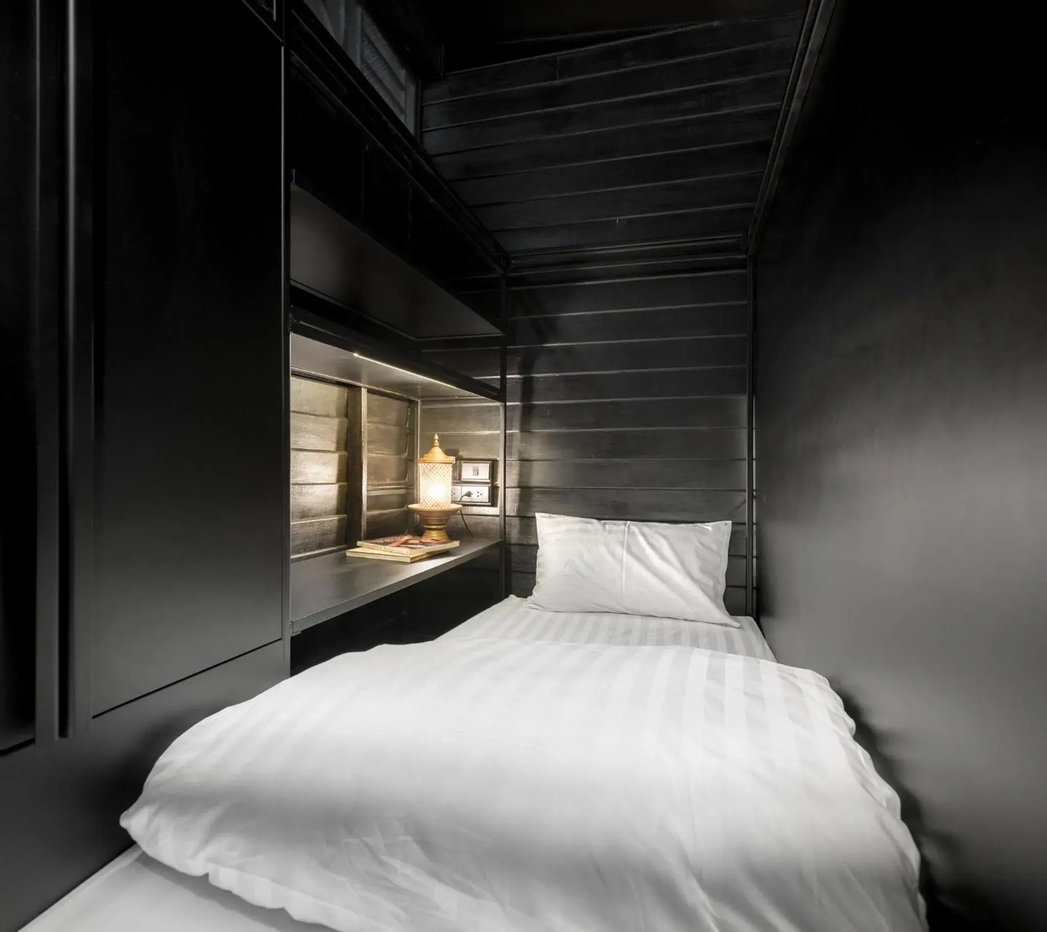 Bed in 6-Bed Mixed Dormitory Room in Kloem Hostel Bed in 6-Bed Mixed Dormitory Room in Kloem Hostel