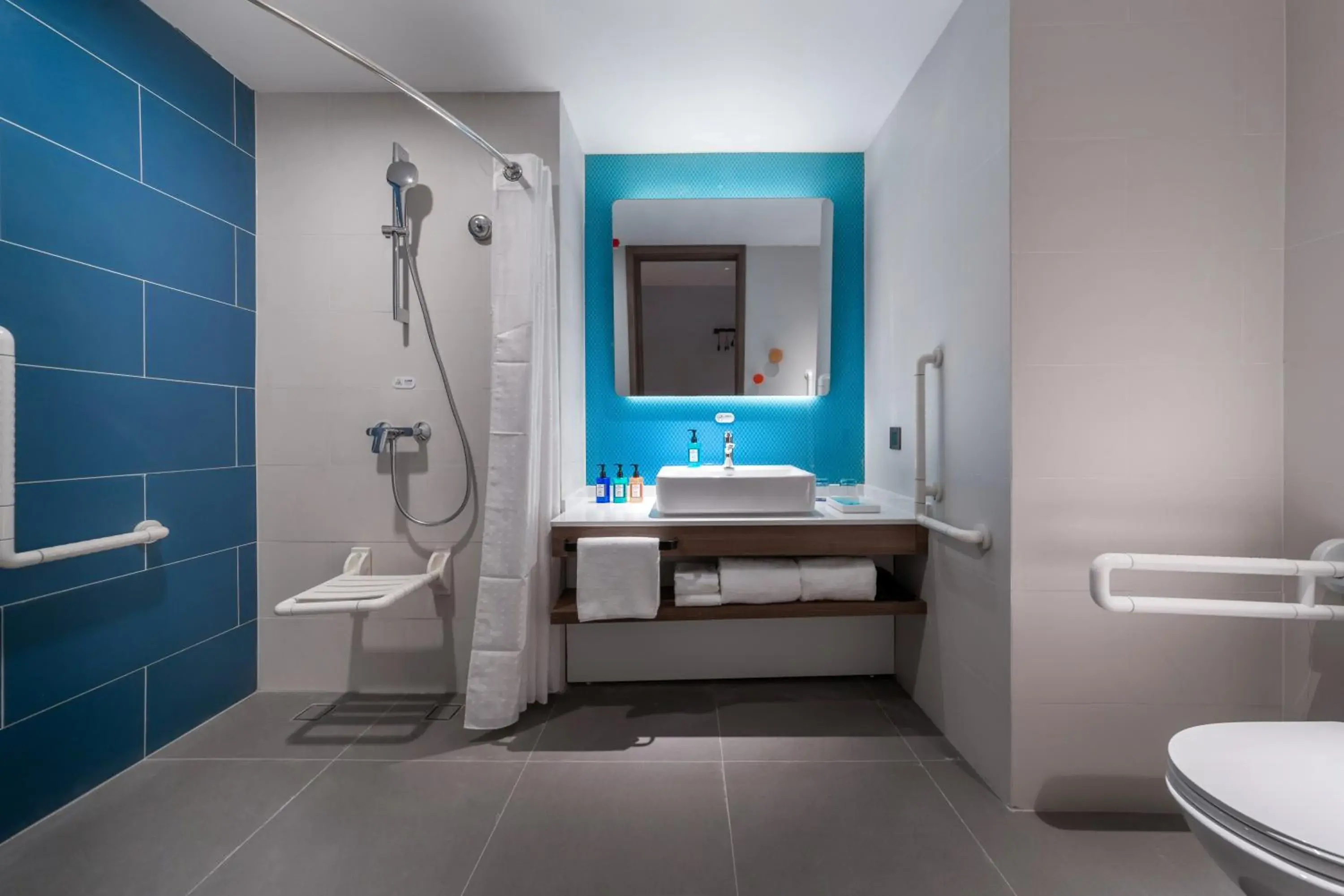 Standard King Room - Accessible in Holiday Inn Express Linyi North New District by IHG Standard King Room - Accessible in Holiday Inn Express Linyi North New District by IHG