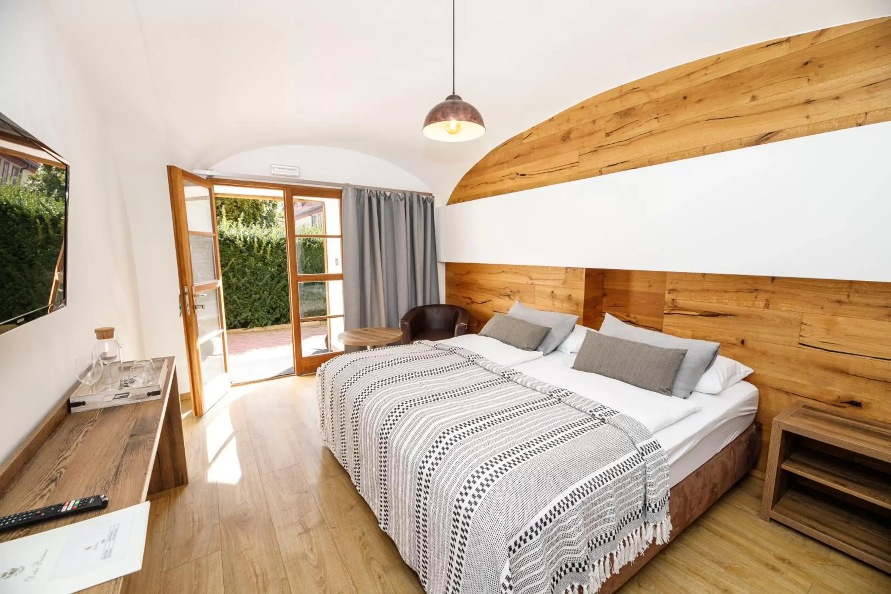 Superior Double Room with Garden View in Dvůr Pecínov Superior Double Room with Garden View in Dvůr Pecínov