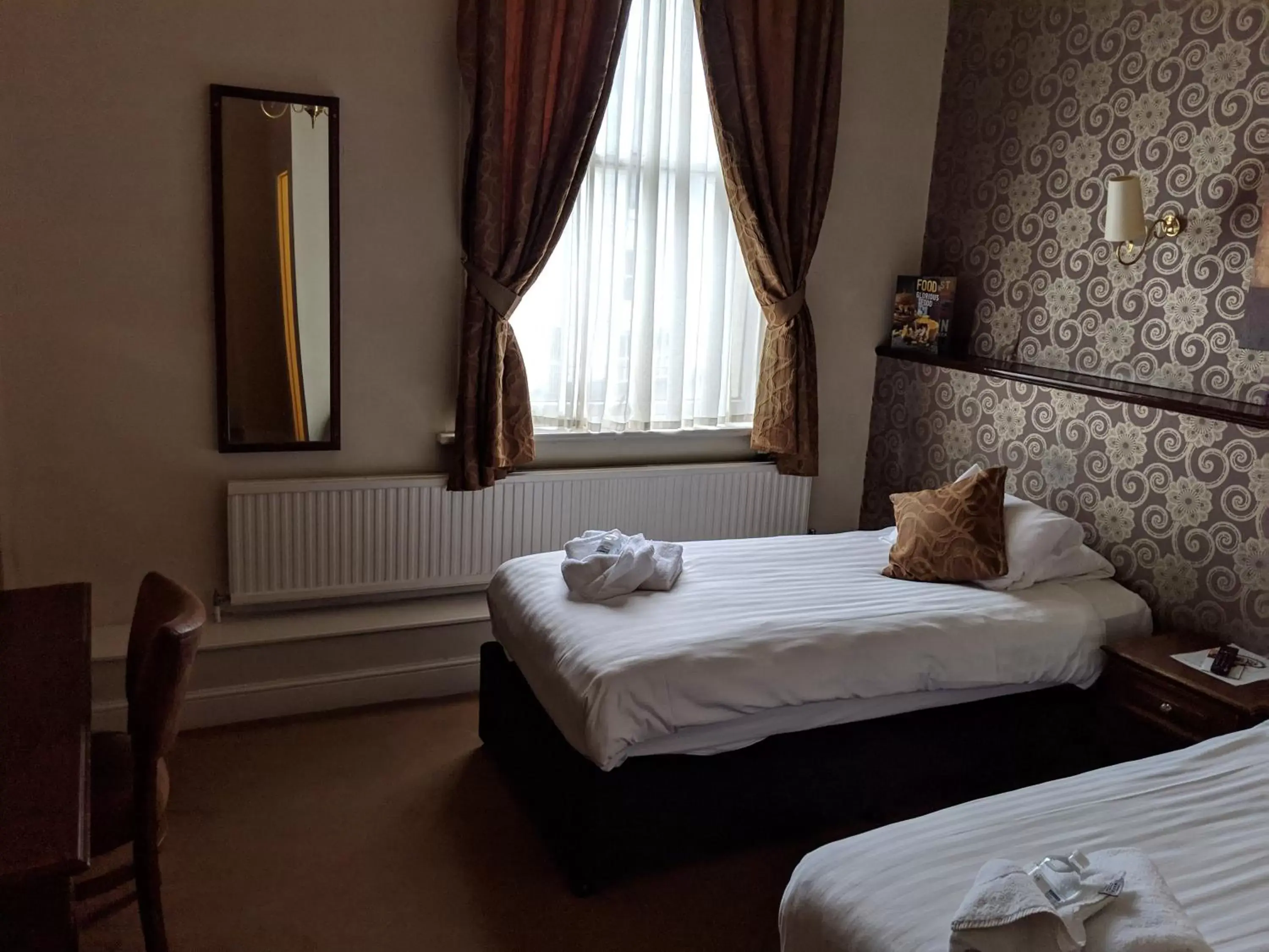 Standard Twin Room in White Hart, Andover by Marston's Inns Standard Twin Room in White Hart, Andover by Marston's Inns