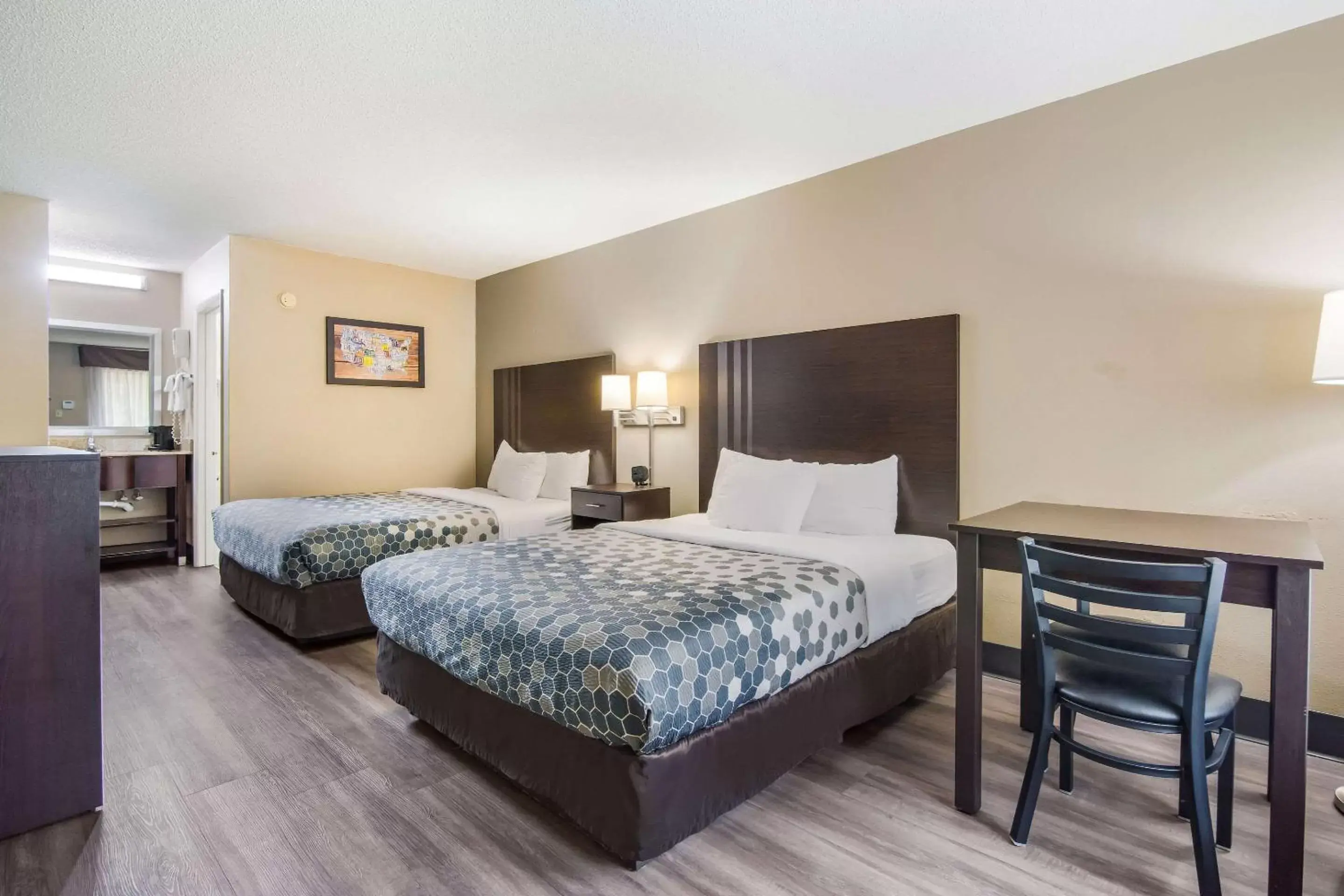 Standard Double Room with Two Queen Beds - Smoking in Econo Lodge South Garner Standard Double Room with Two Queen Beds - Smoking in Econo Lodge South Garner