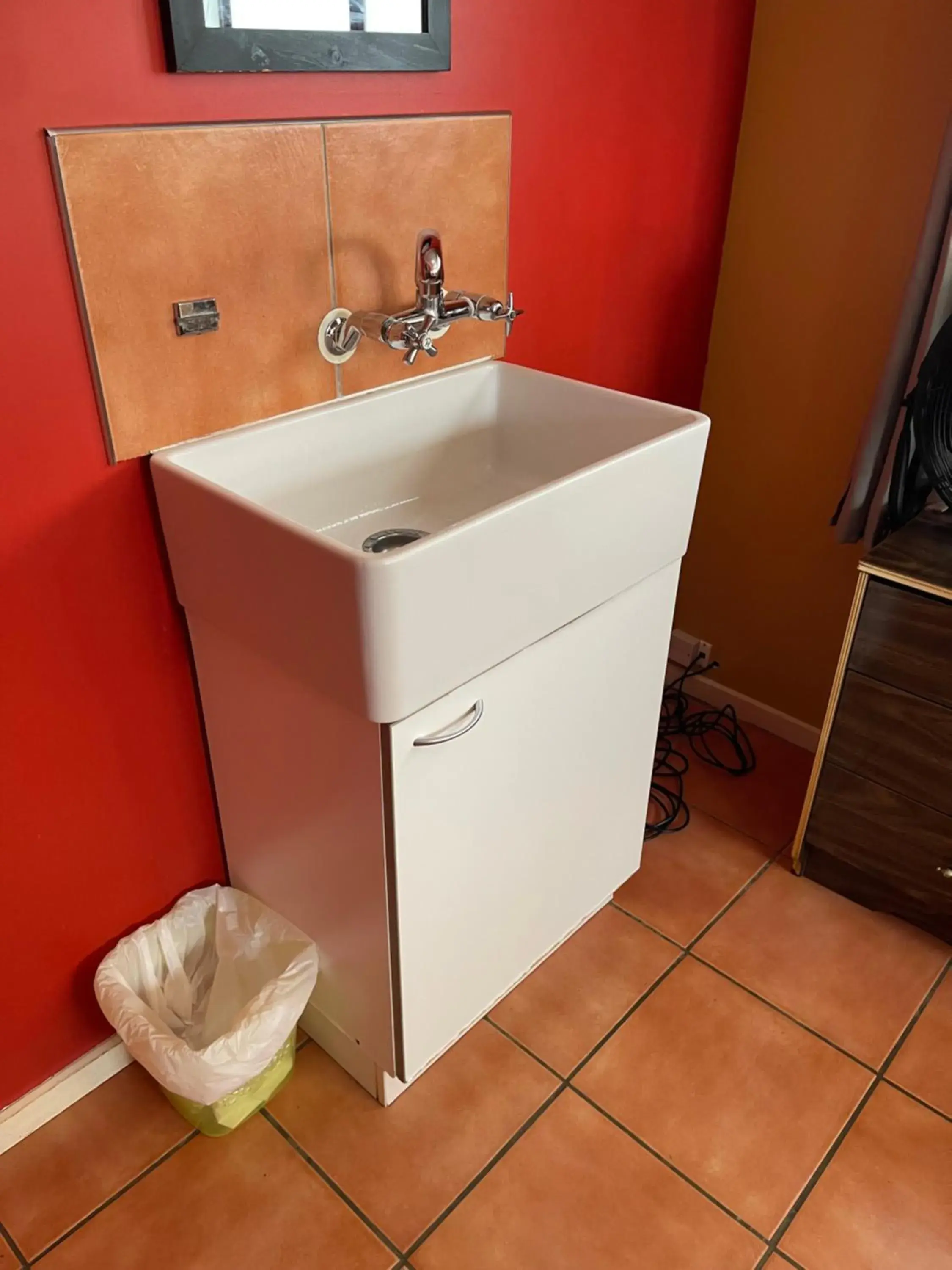 Queen Room with Shared Bathroom in The Bug Backpackers Queen Room with Shared Bathroom in The Bug Backpackers