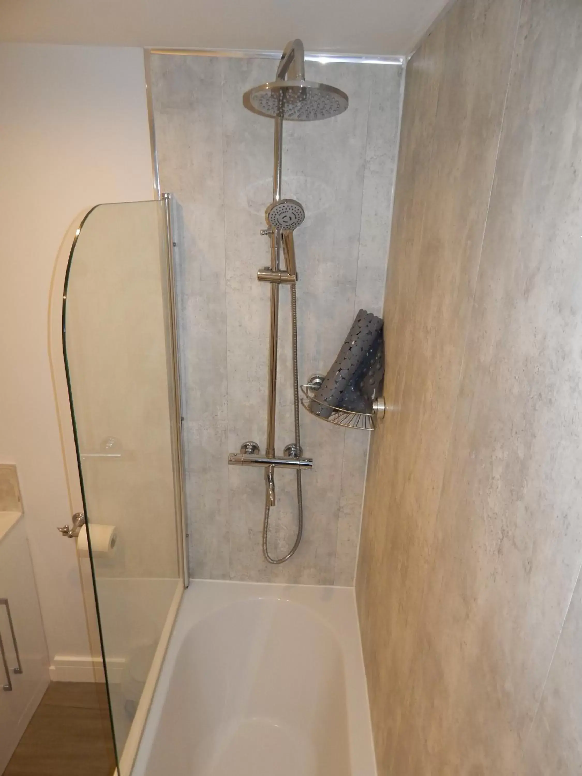 Deluxe Triple Room in The Saxon Inn Deluxe Triple Room in The Saxon Inn