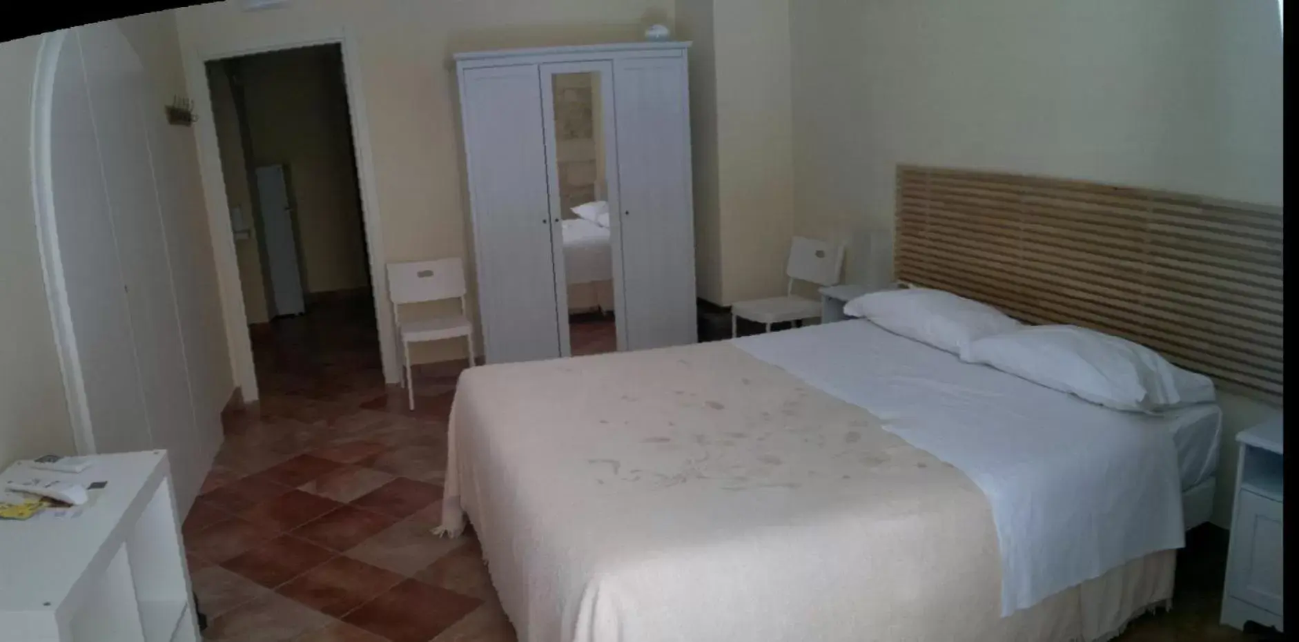 Classic Triple Room in Iblea Paradise Classic Triple Room in Iblea Paradise