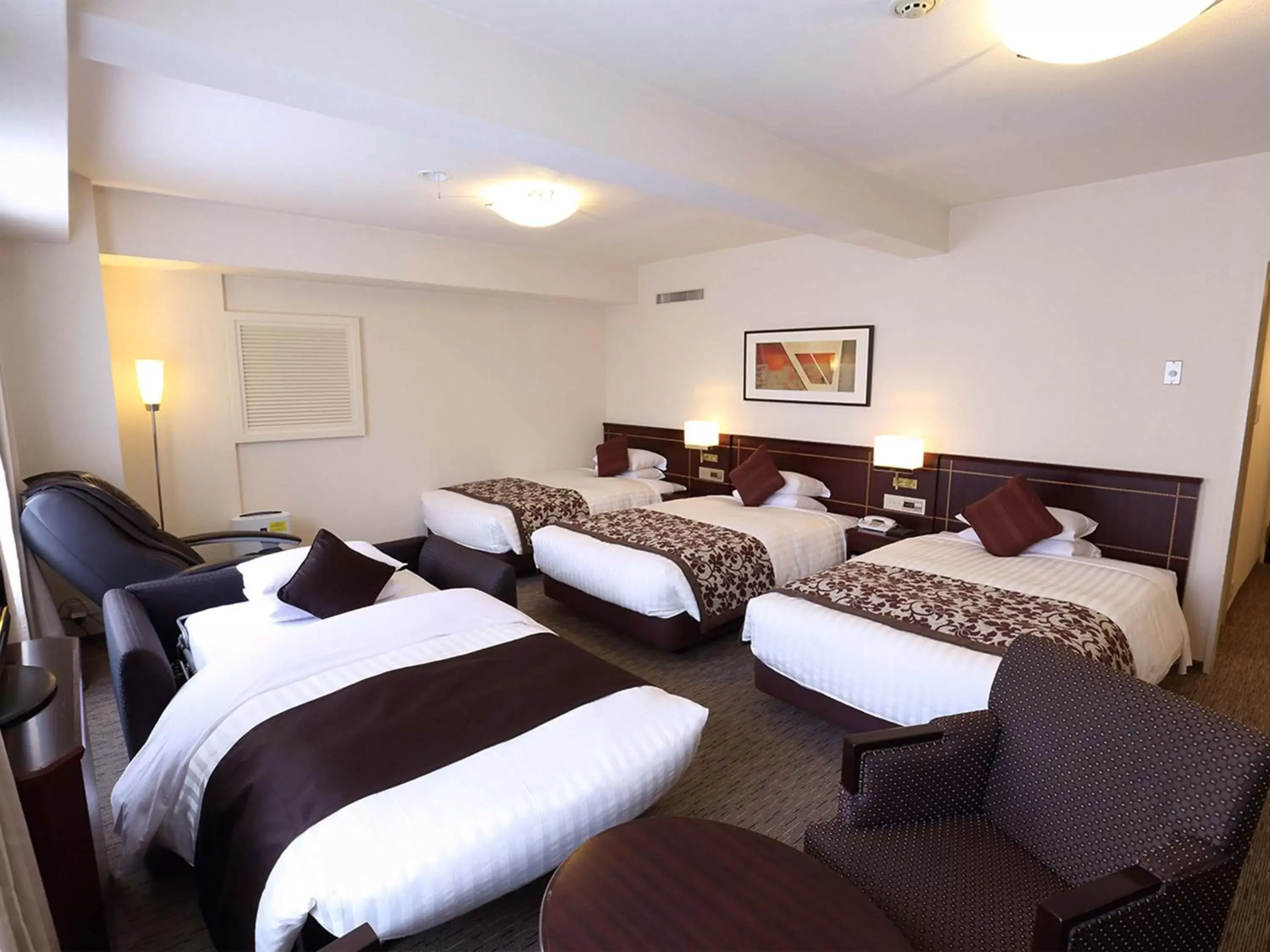 Deluxe Quadruple Room - Non-Smoking in Nishitetsu Grand Hotel Deluxe Quadruple Room - Non-Smoking in Nishitetsu Grand Hotel