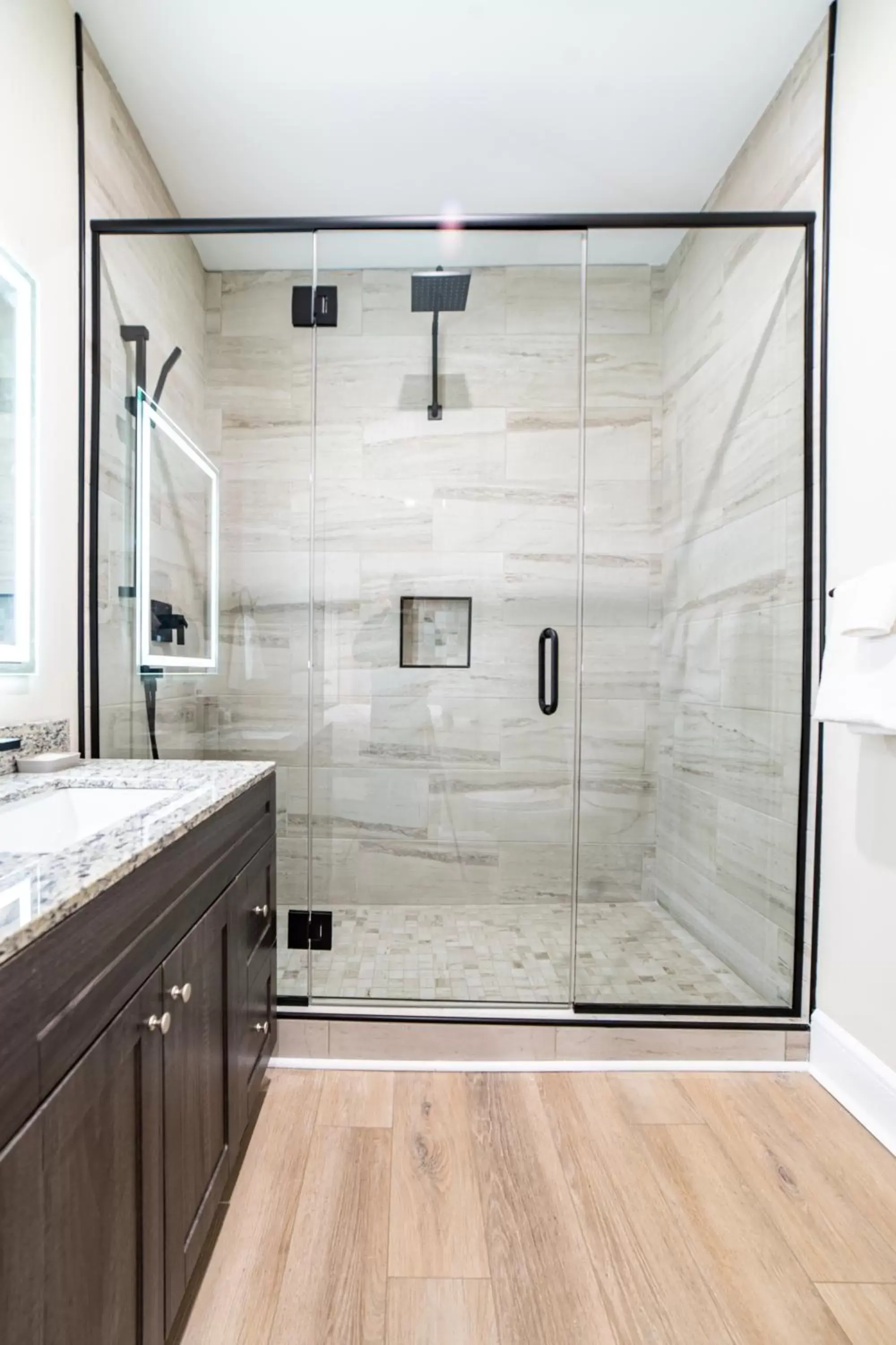 Queen Room in Riverside Inn Queen Room in Riverside Inn