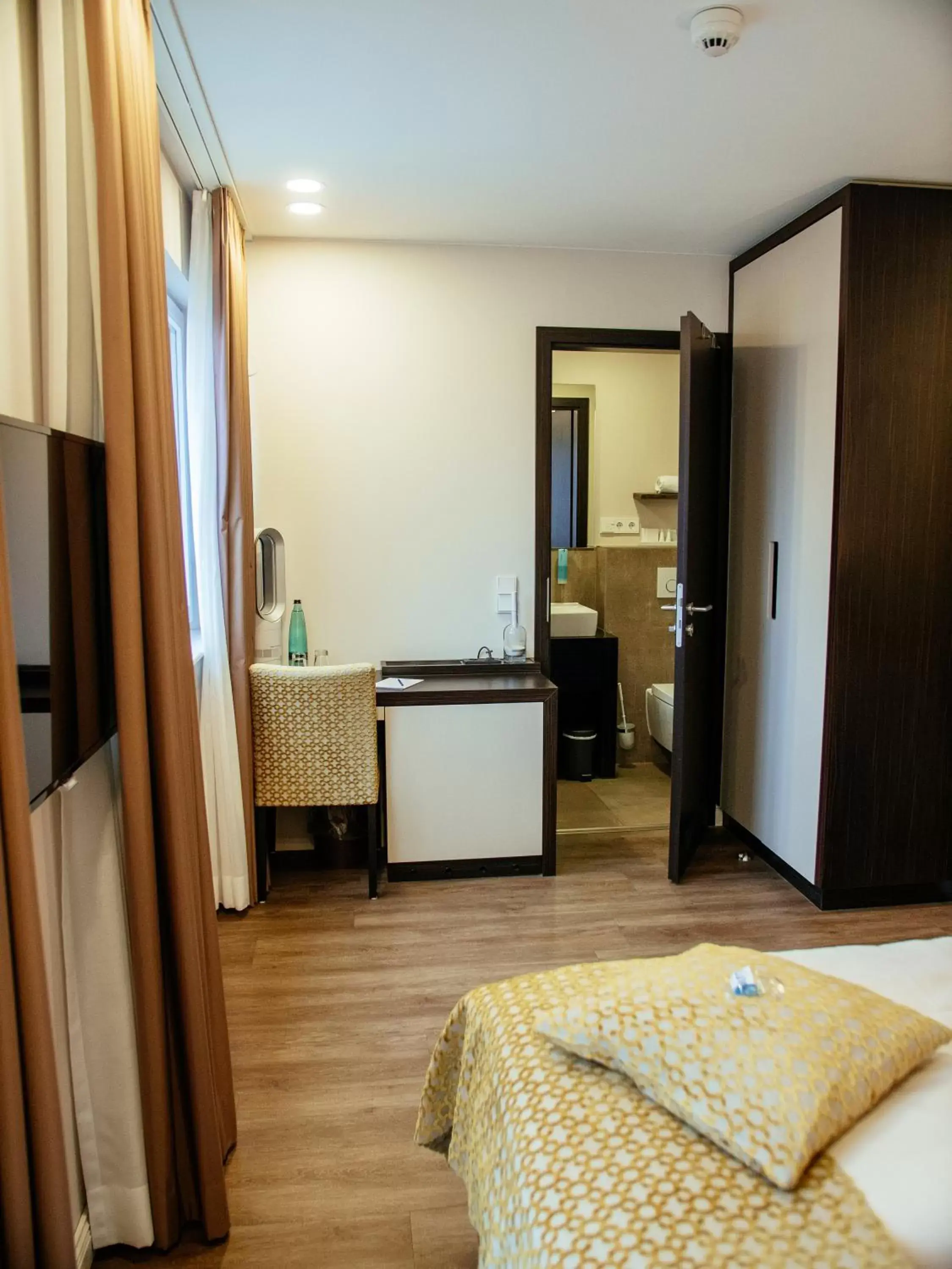 Budget Double Room - single occupancy in Strandhotel Luv Budget Double Room - single occupancy in Strandhotel Luv