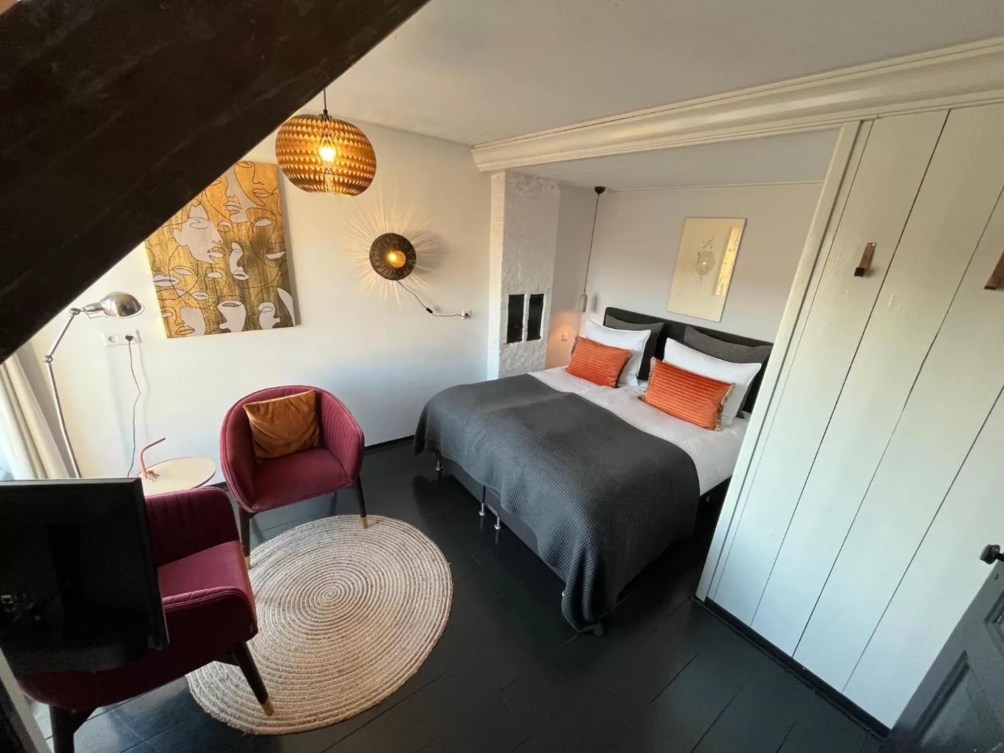 Double Room with Private Bathroom in Stadslogement Westersingel Double Room with Private Bathroom in Stadslogement Westersingel