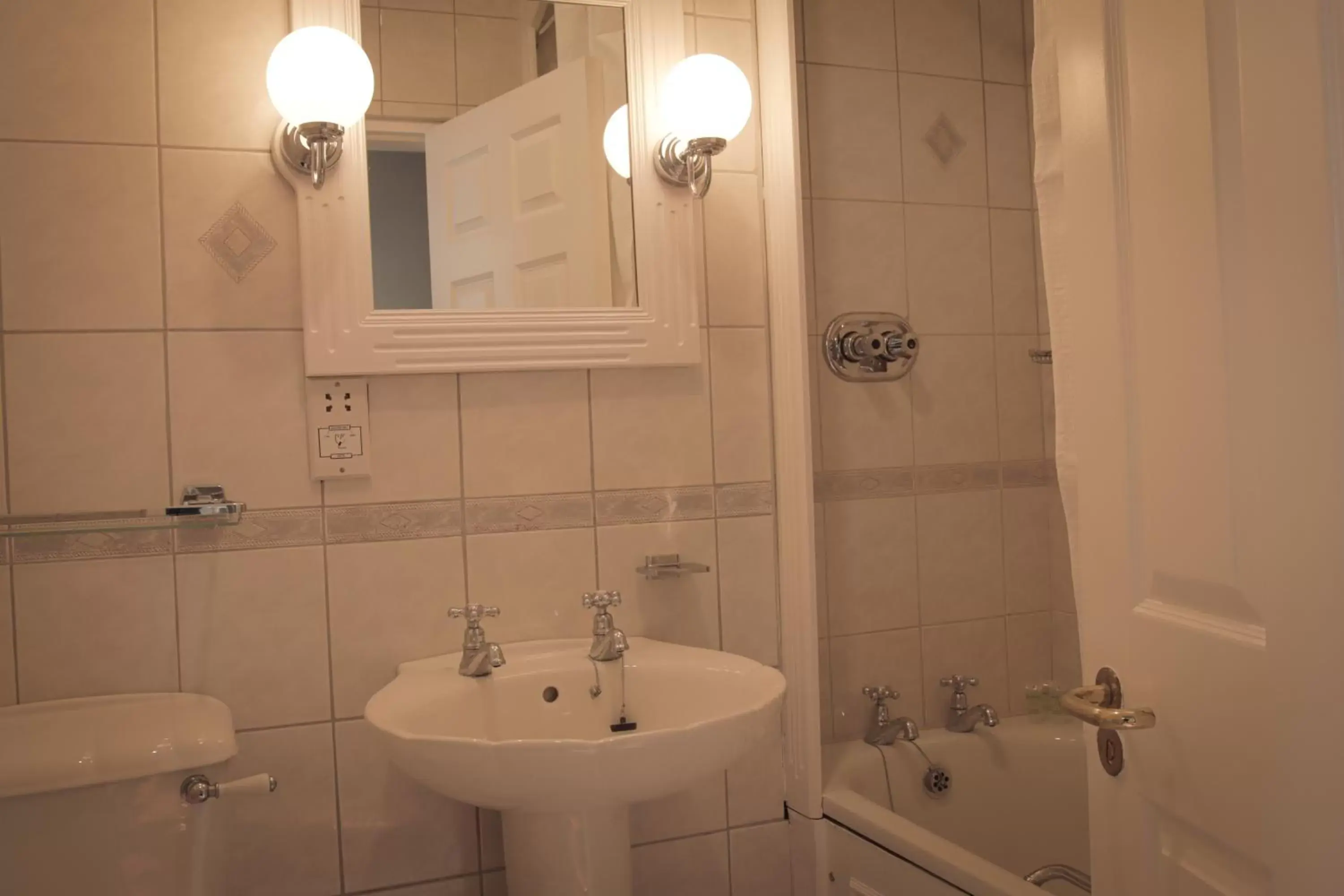 Double or Twin Room in The Killarney Grand Double or Twin Room in The Killarney Grand