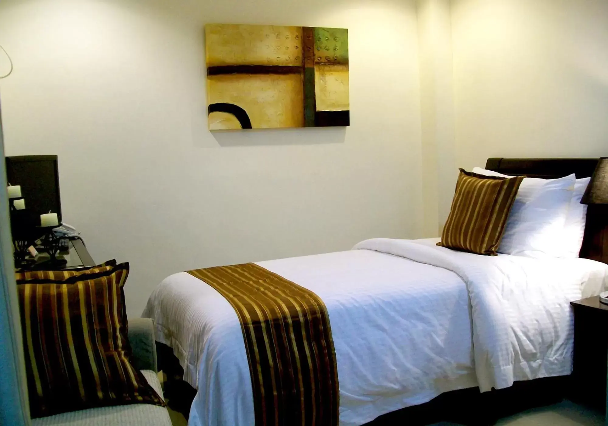 Standard Single Room in The Suites at Calle Nueva Standard Single Room in The Suites at Calle Nueva