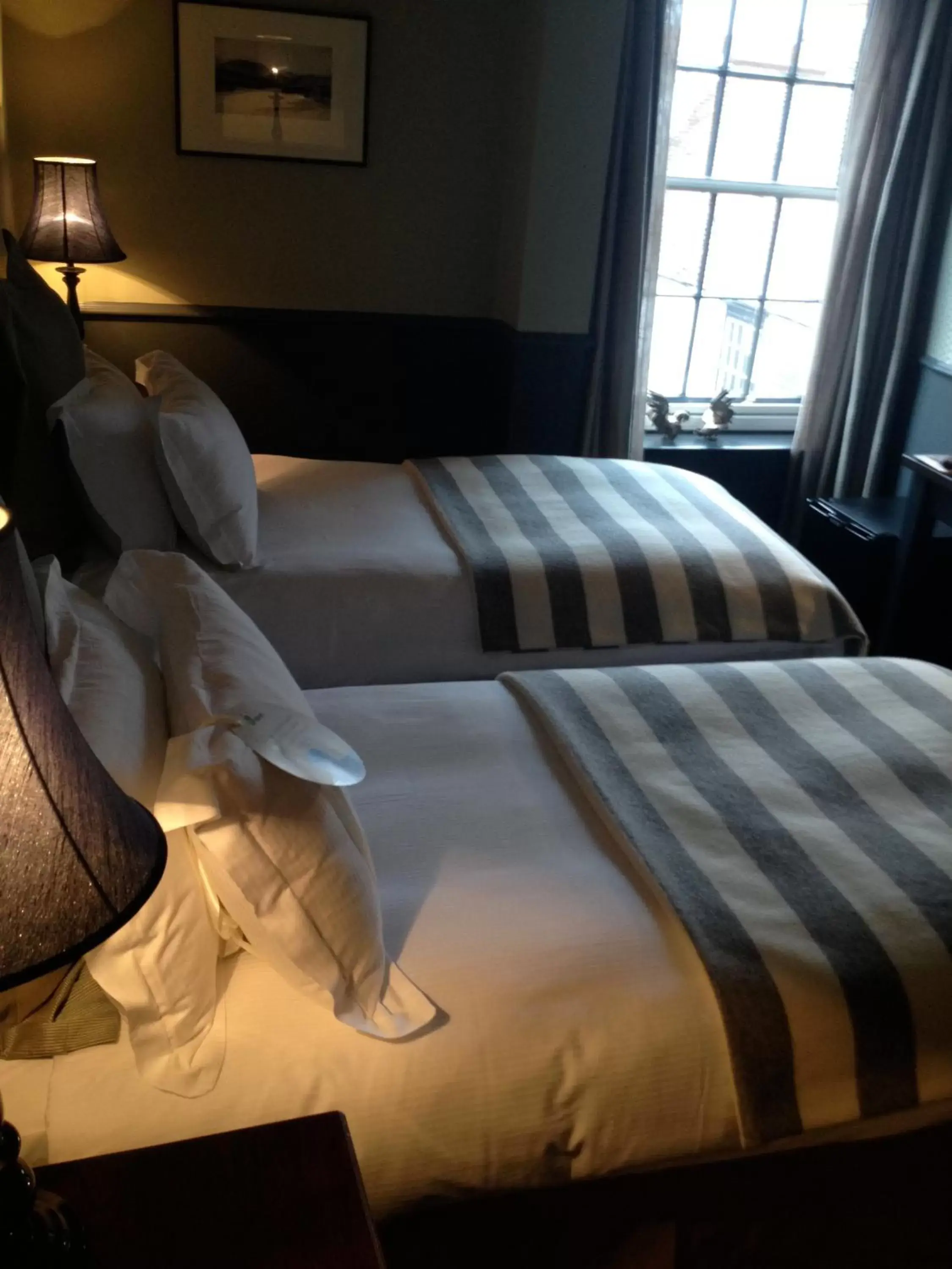 Standard Twin Room in The Crown And Thistle, Abingdon Standard Twin Room in The Crown And Thistle, Abingdon